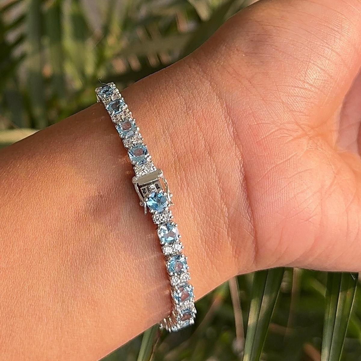 Sparkling Round Cut Blue Topaz Tennis Bracelet for Wife Gift in 925 Silver For Sale 1