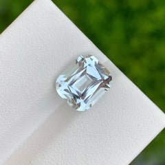 Sparkling Serenity The Captivating Beauty of Shimmering Blue Aquamarine Gemstone