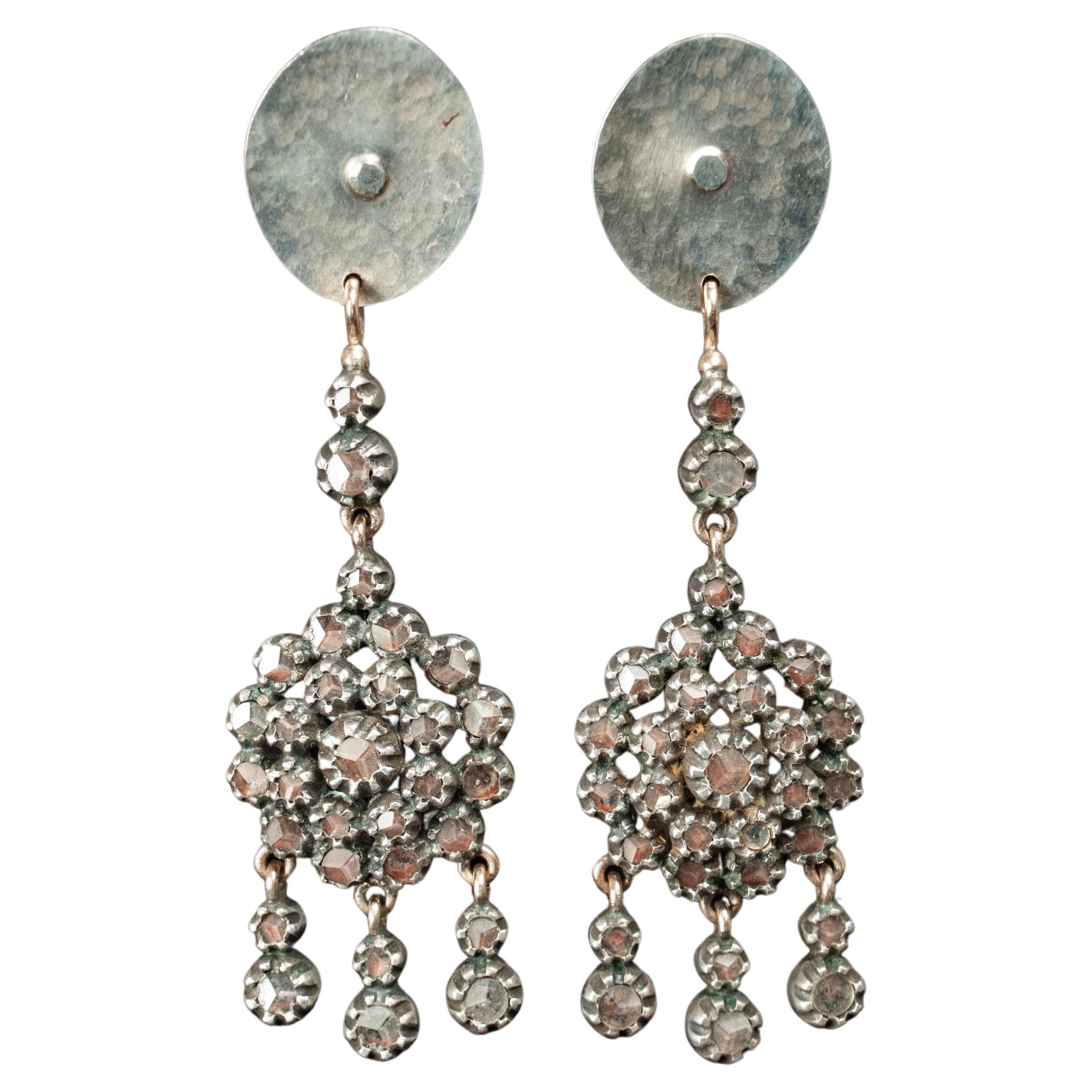 Orecchini a goccia in argento e vetro dell'India del Sud di Jewels of Santa Fe in vendita