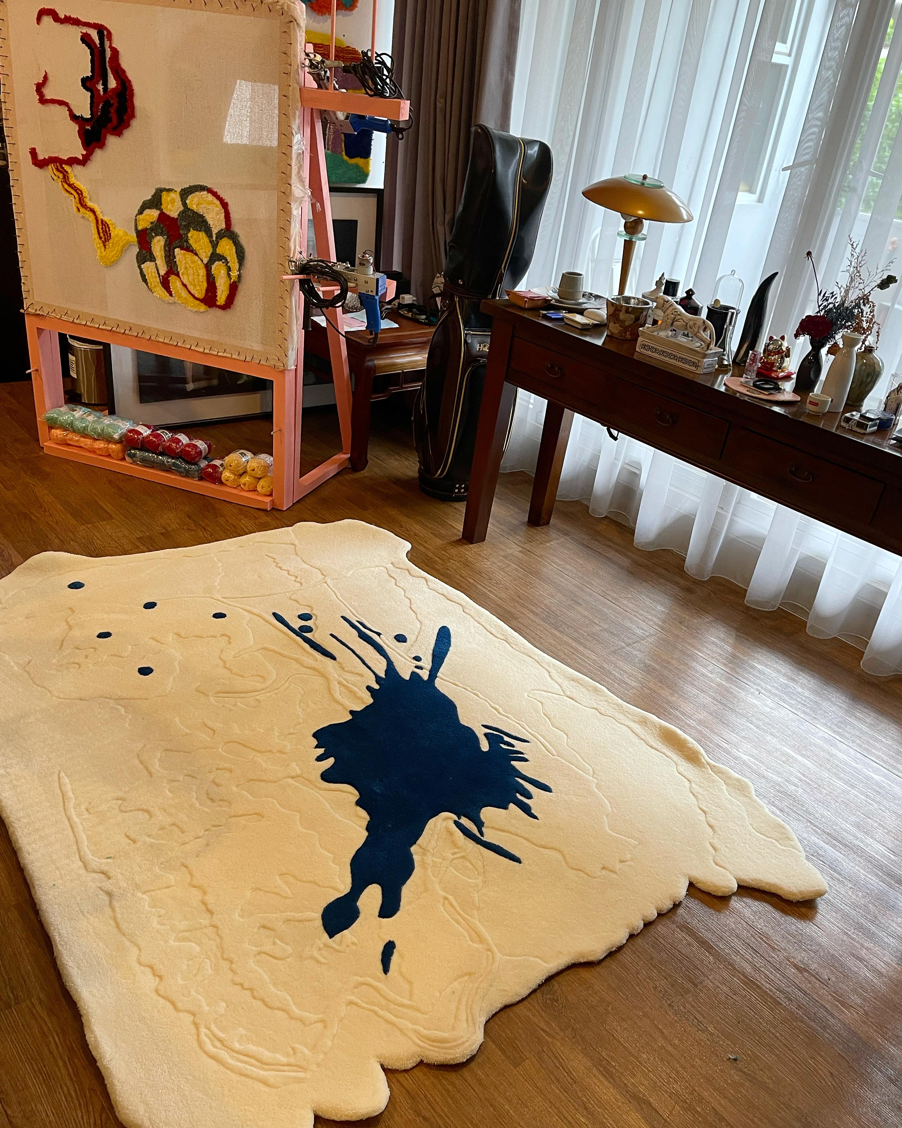 Le tapis en laine touffeté à la main de forme abstraite irrégulière Parkling Sonate de RAG Home en vente 3