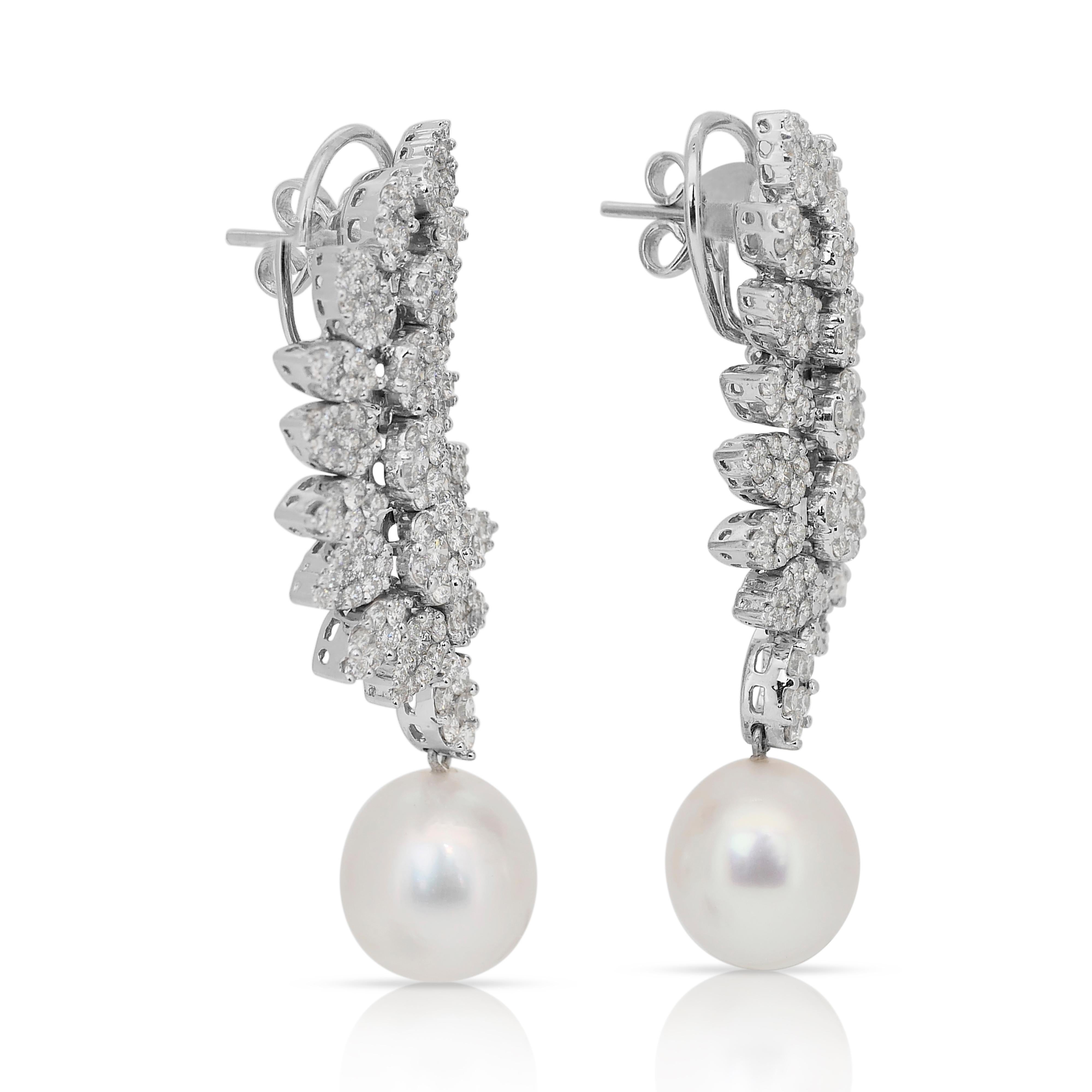 Sparkling South Sea Cultured Pearls and Diamonds Earrings in 18k White Gold For Sale 1
