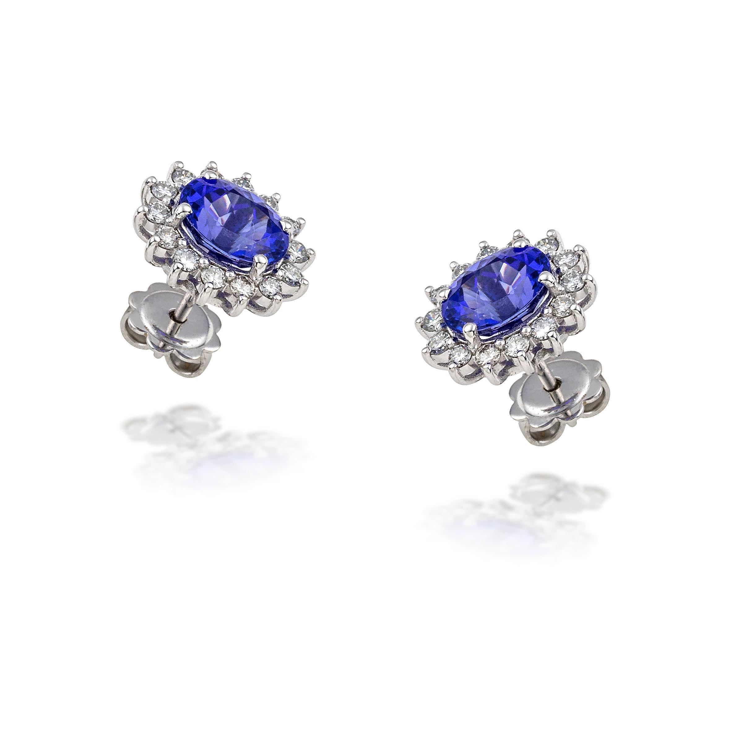 Romantico Orecchini scintillanti a forma ovale con tanzanite e diamanti in oro 18kt in vendita