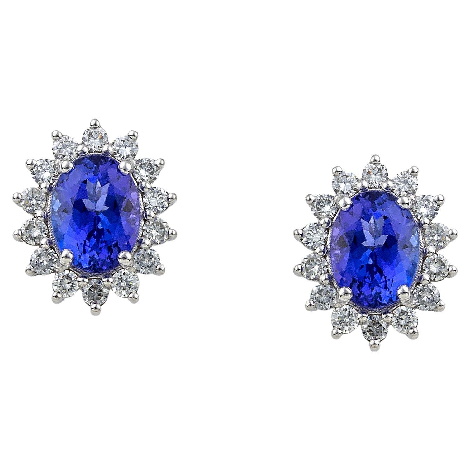 Sparkling stud earrings oval shape with Tanzanite and Diamonds in 18kt Gold