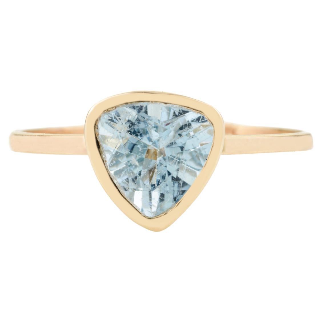 Anillo brillante de aguamarina en forma de trillón en oro amarillo macizo de 14k Regalo para mamá