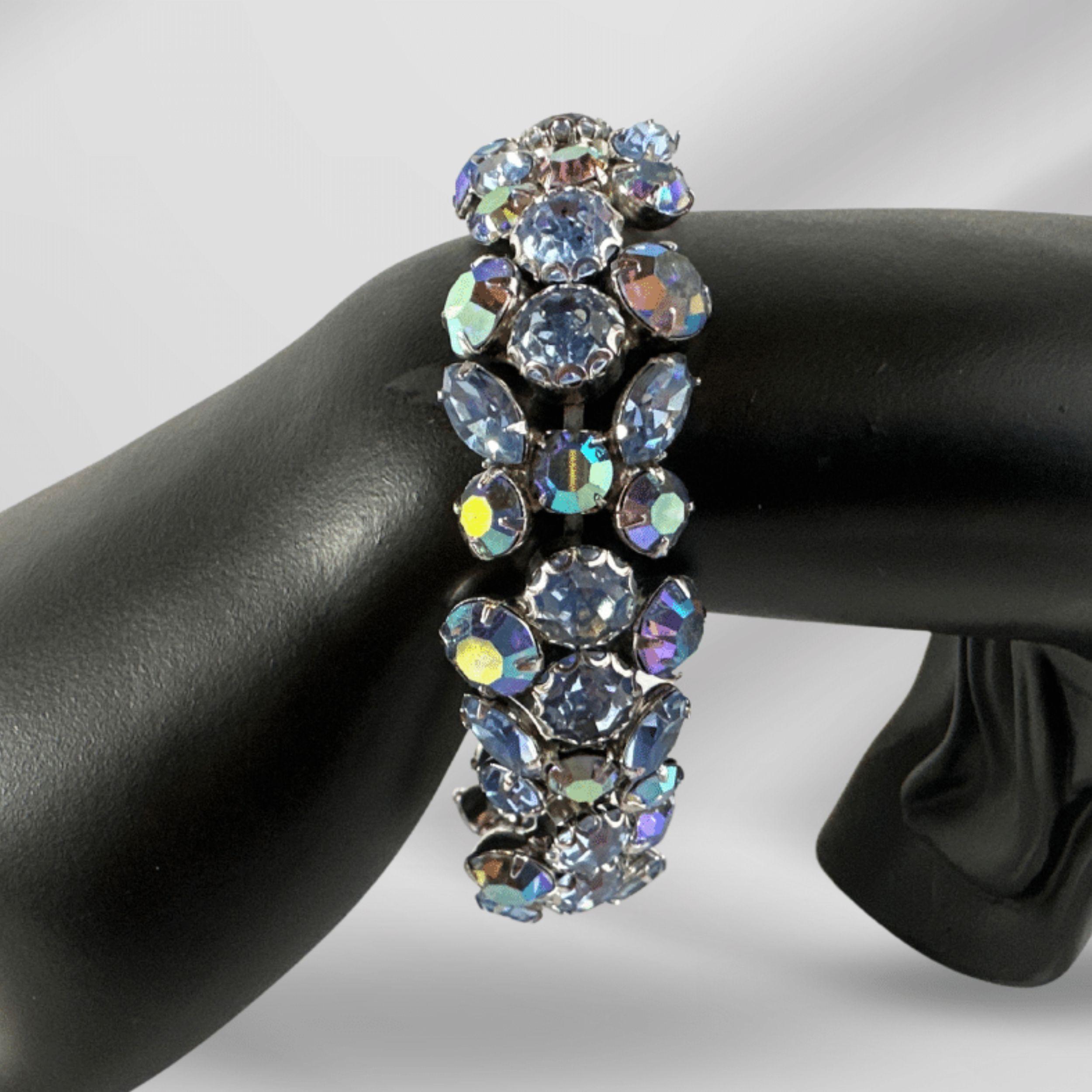 Bracelet Weiss scintillant vintage avec strass Excellent état - En vente à Jacksonville, FL