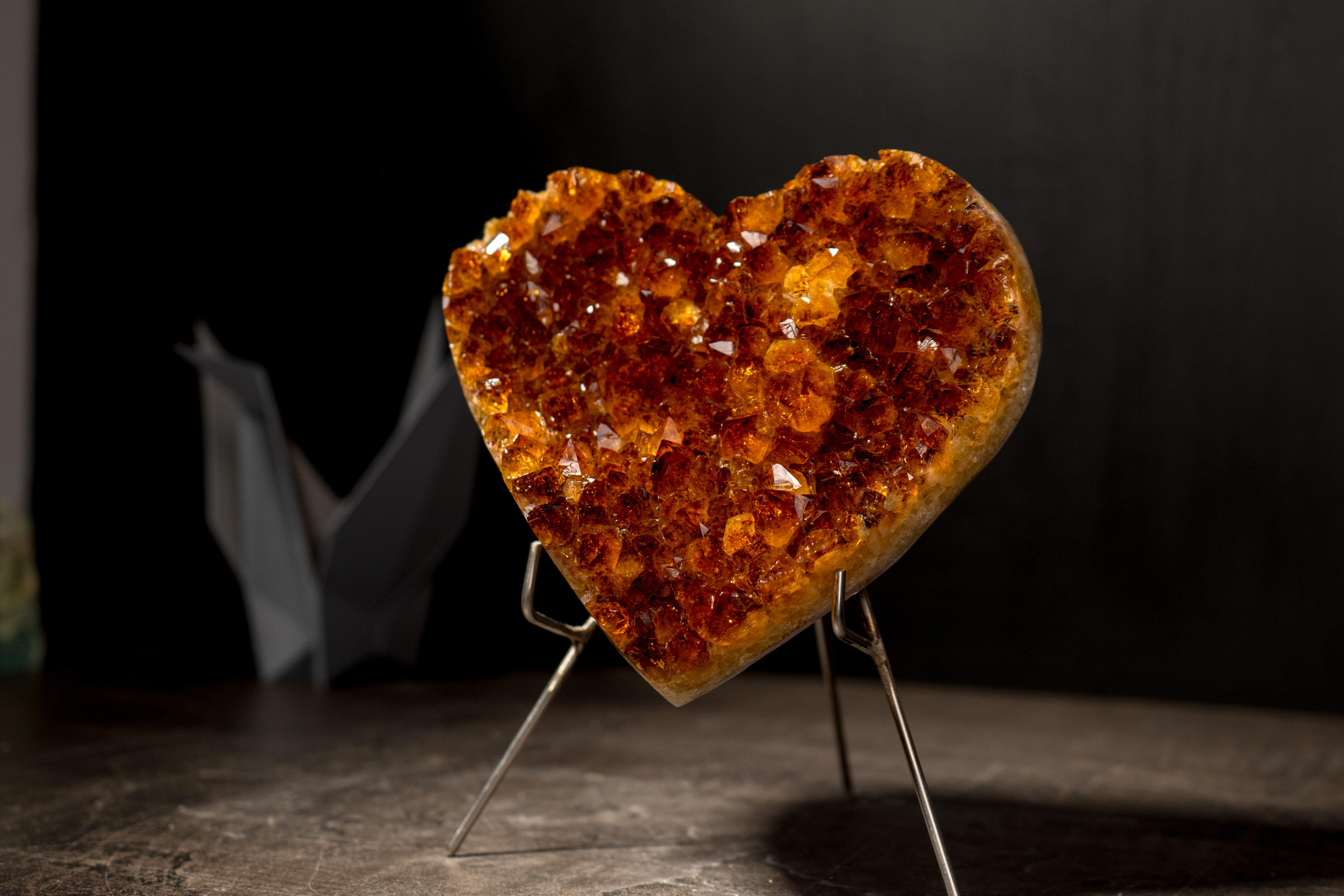 Corazón brillante de citrino naranja de Madeira, esculpido a partir de un citrino de grado AAA Cristal