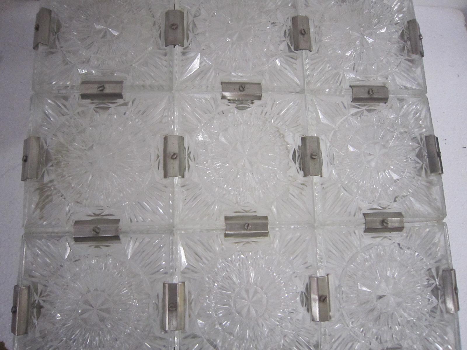 Funkelnd  Mid-Century-Deckenleuchte aus Milchglas mit quadratischem Grundriss im Angebot 11