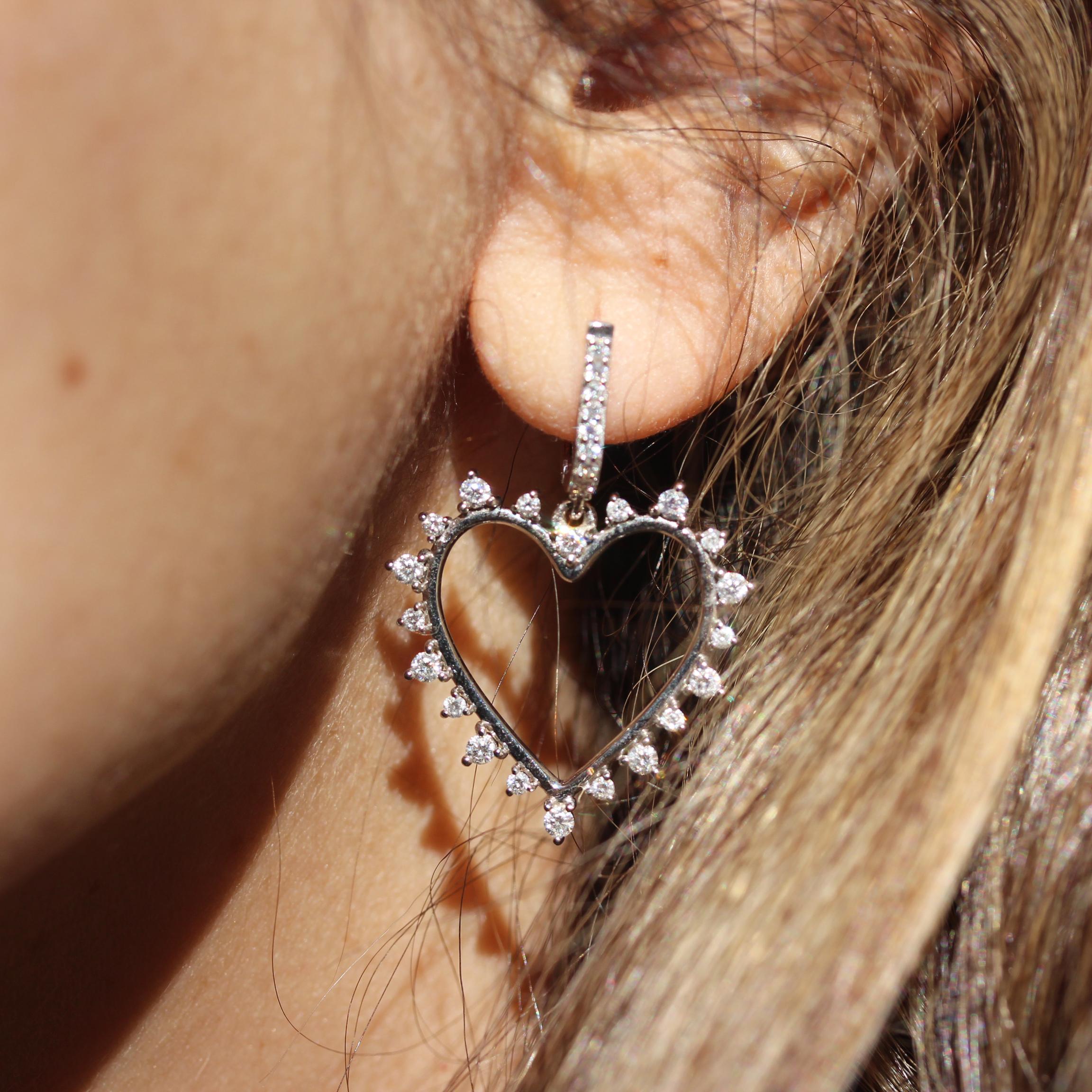 Round Cut Sparkly Heart Diamond Earrings For Sale