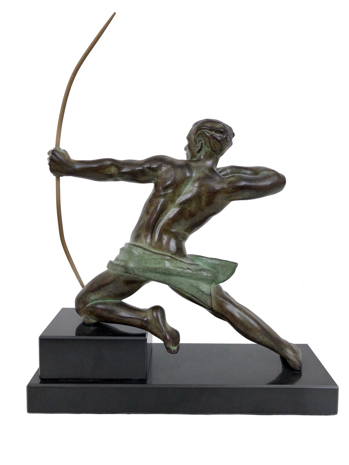 Zinc brut Spartiate by Max Le Verrier Sculpture Spartan Archer Warrior in Spelter en vente