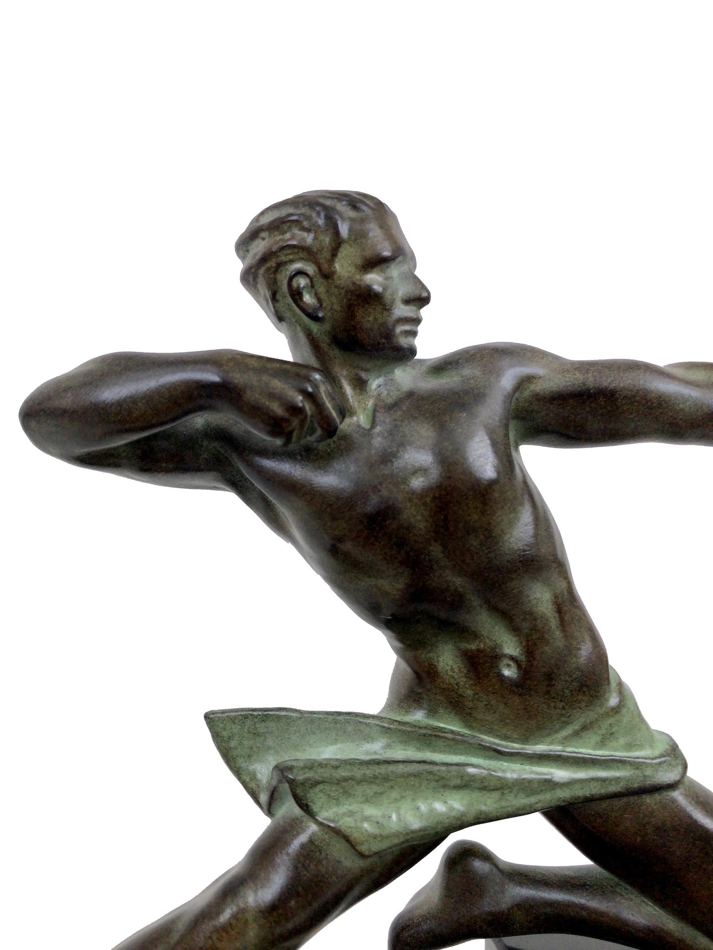 Spartiate von Max Le Verrier Spartanischer Bogenschütze Krieger Skulptur aus Zinn im Angebot 1