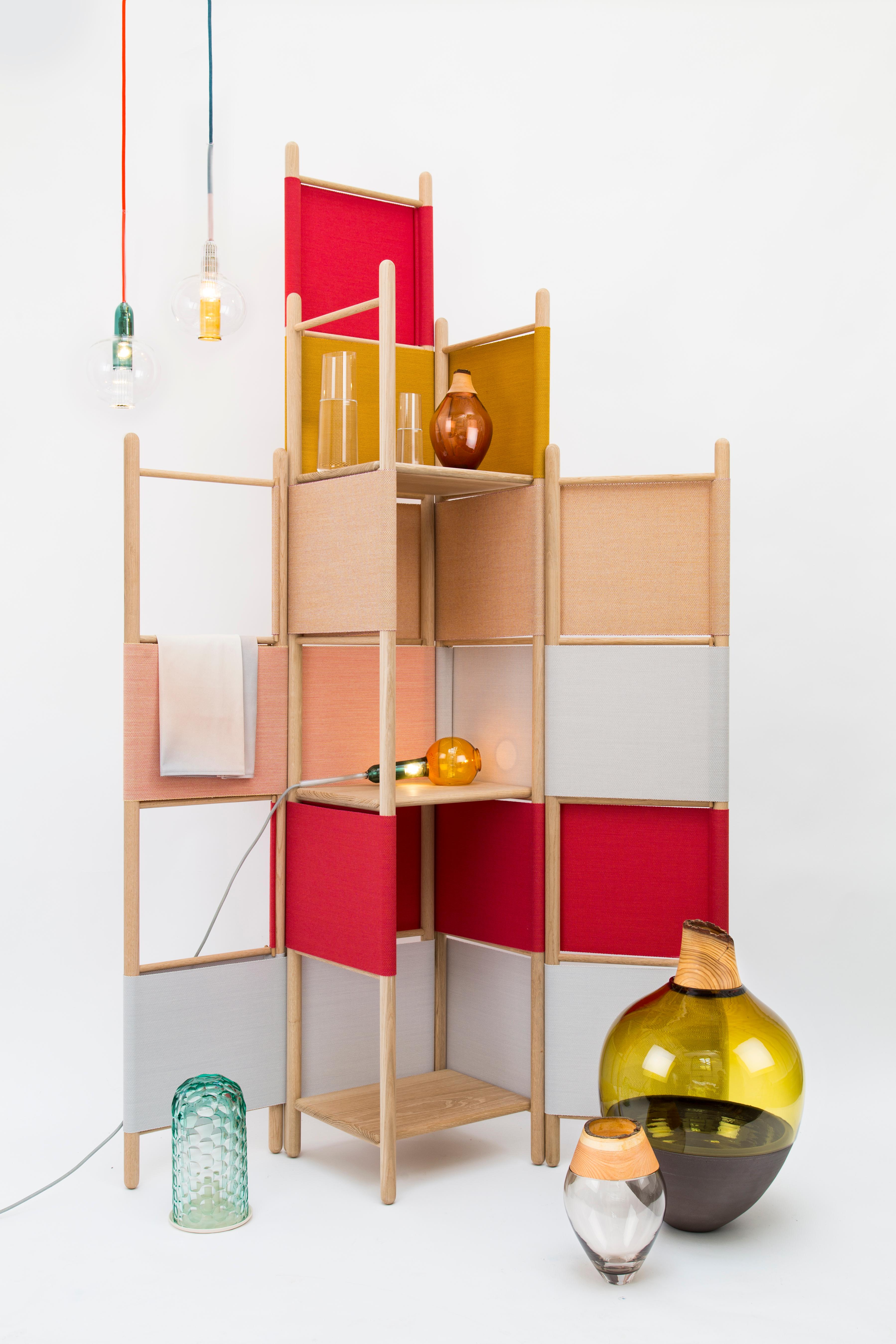Raumteiler/Raumteiler mit Regalen, Naturholz, Ed. Rive Roshan (Minimalistisch) im Angebot