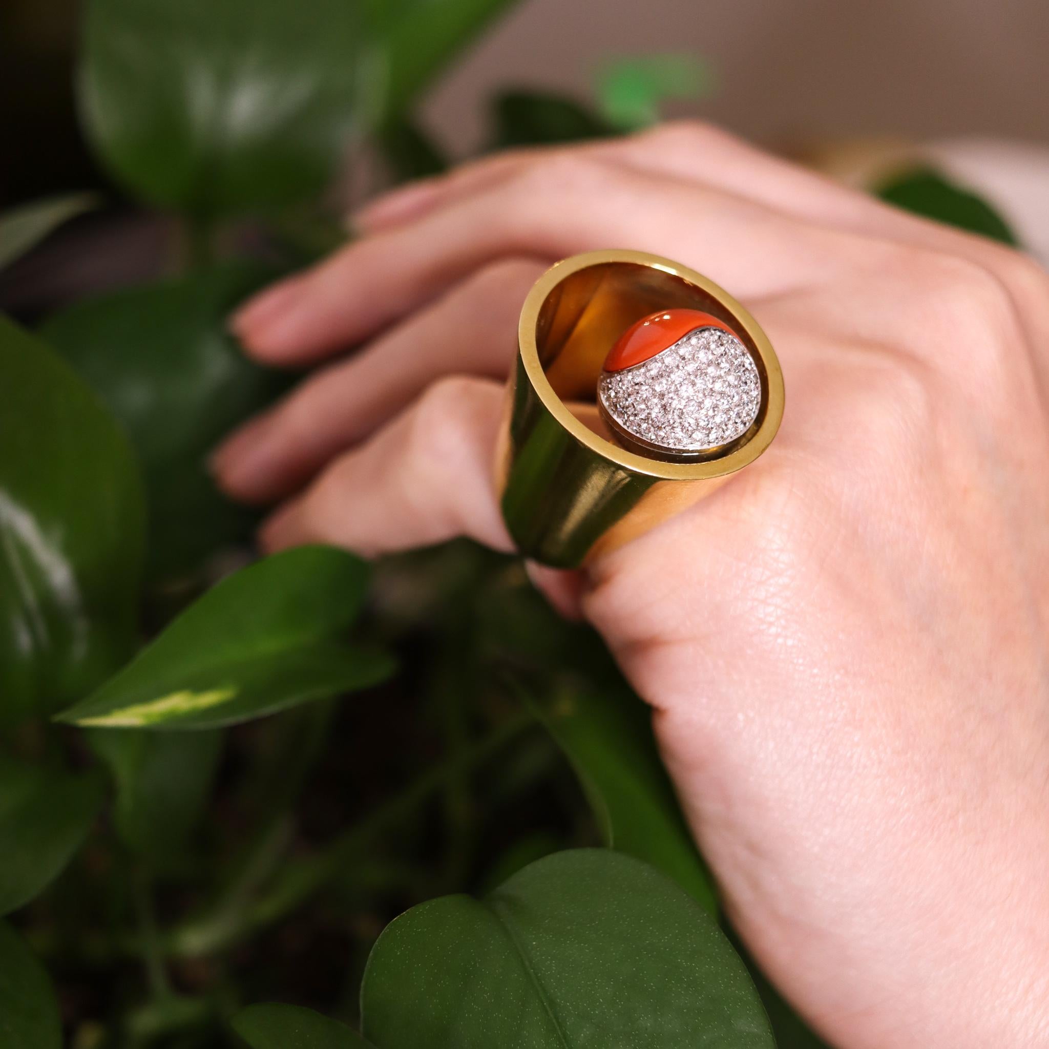 Spatialism 1970 Artistic Sculptural Yin Yang Ring 18Kt Gold With Diamonds Coral For Sale 2