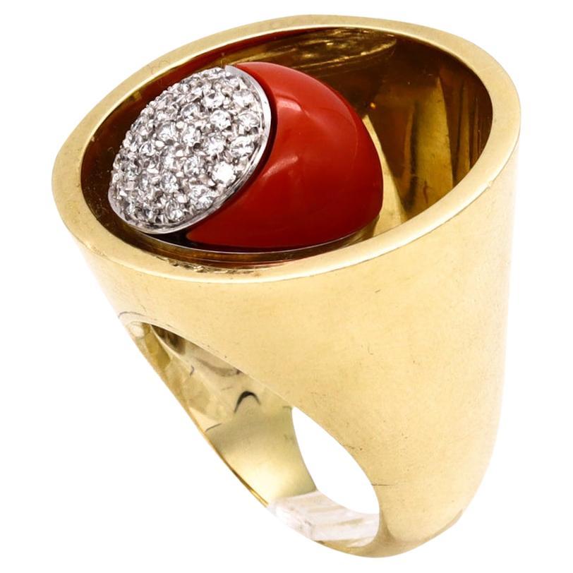 Spatialism 1970 Artistic Sculptural Yin Yang Ring 18Kt Gold With Diamonds Coral For Sale