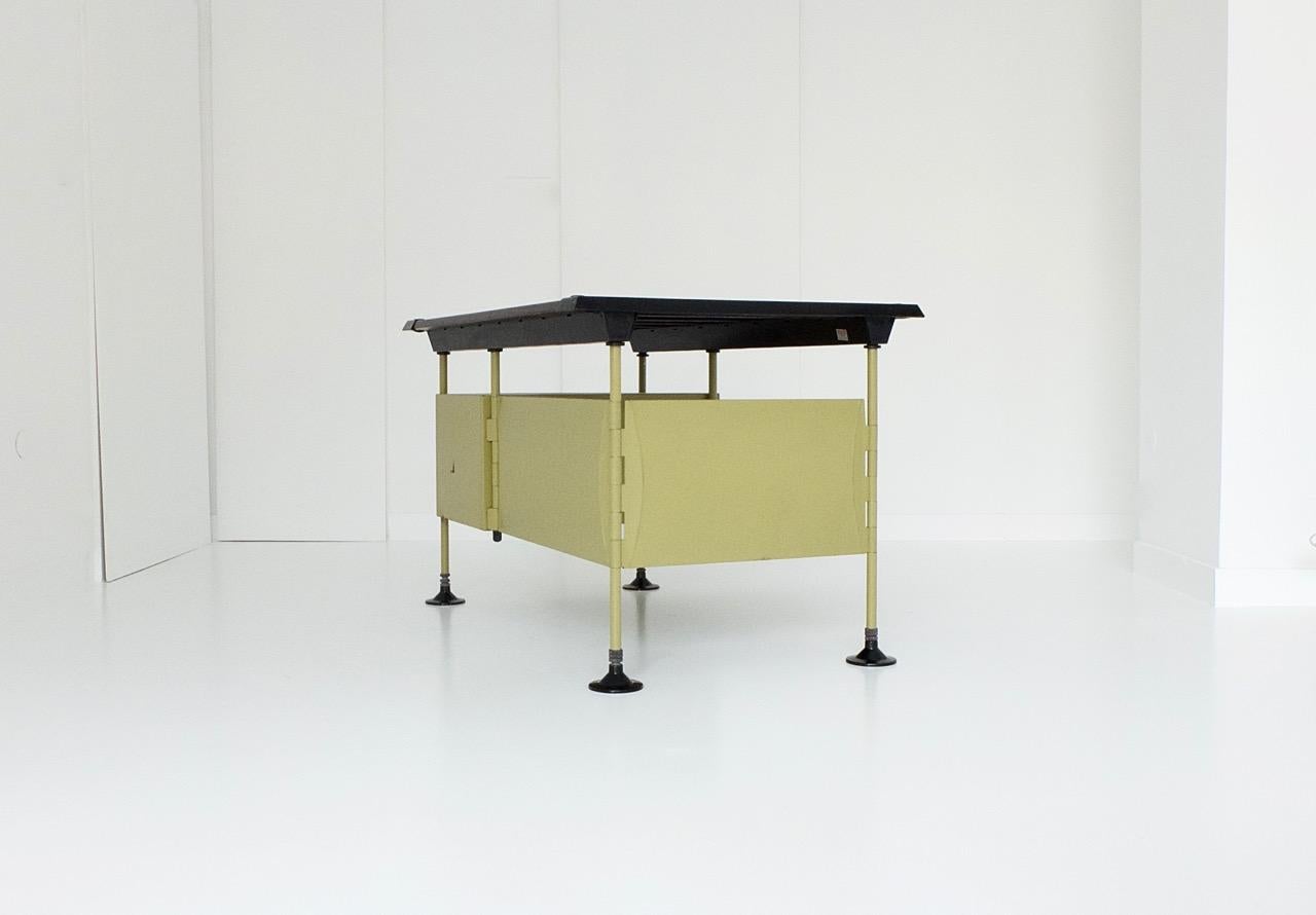 Mid-20th Century Spazio Desk and Side Desk by Bbpr Studio for Olivetti, Italy, 1962
