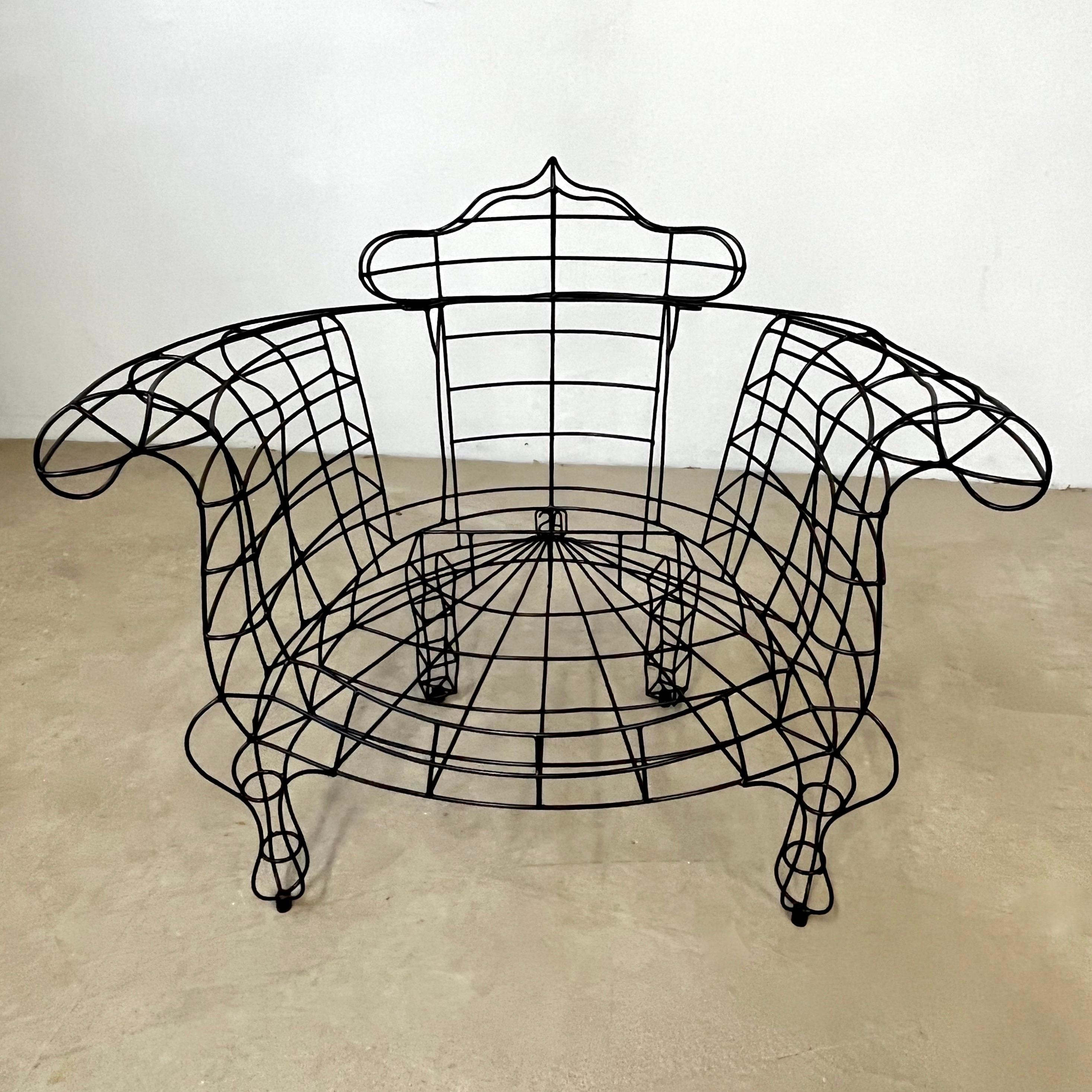 XXIe siècle et contemporain Spazzapan Italian Post-Modern Pop Art Fauteuil en métal noir et assise en tissu en vente