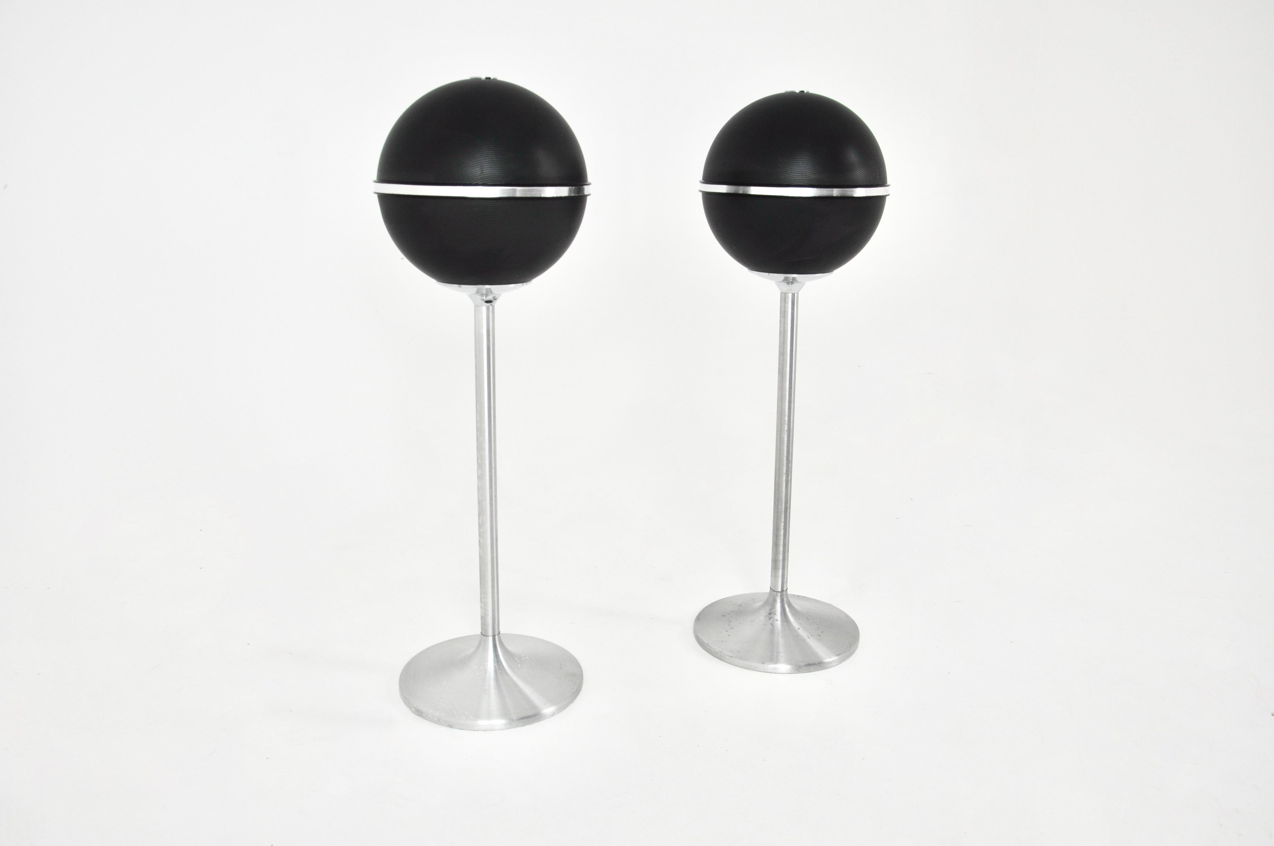 Pair of Black Grundig speakers. Model: Audiorama 4000. Work very well. Wear due to time and age. 
For shipping, request us for receive the best price.