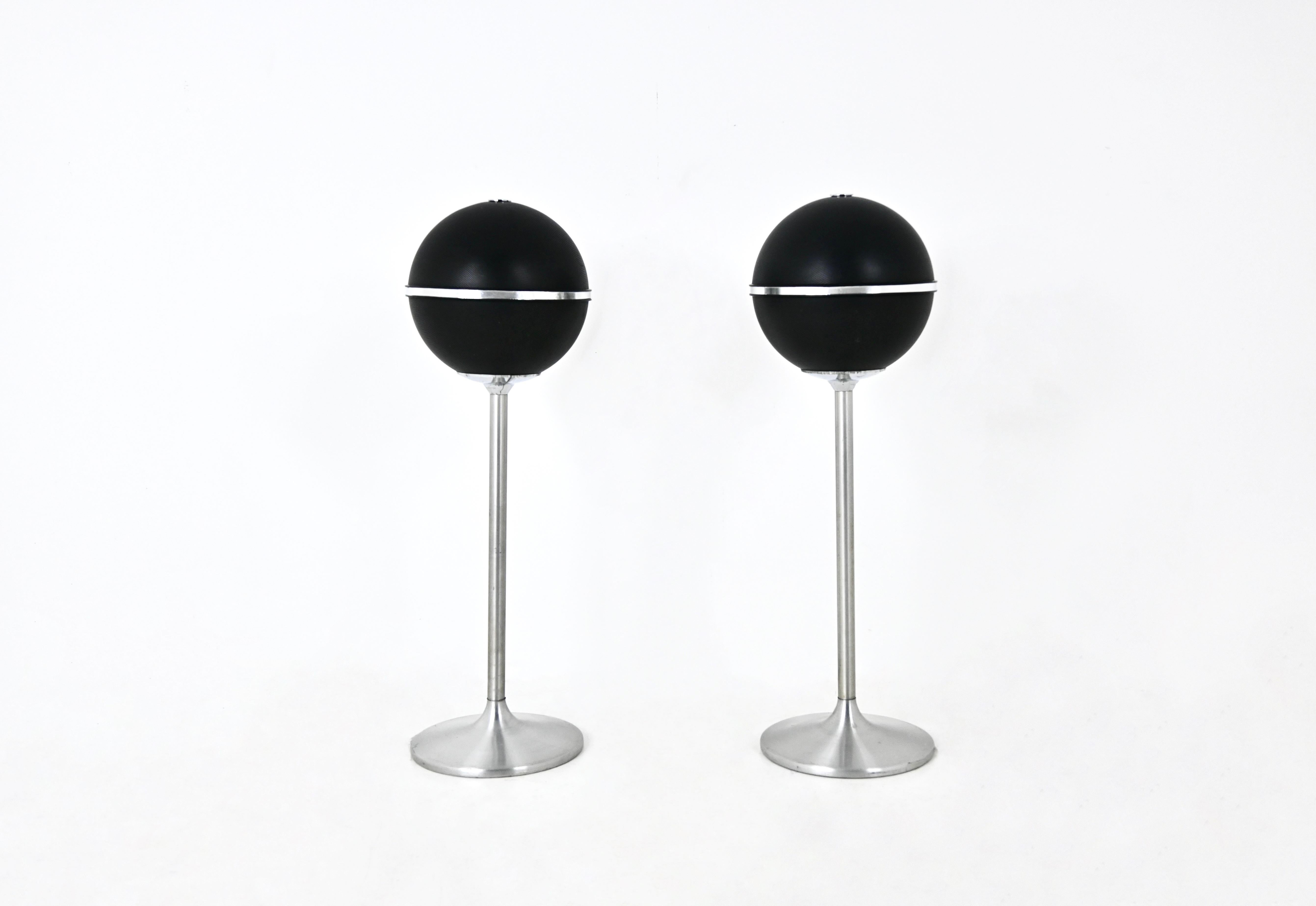 Pair of Black Grundig speakers. Model: Audiorama 4000. Work very well. Wear due to time and age. 
For shipping, request us for receive the best price.
