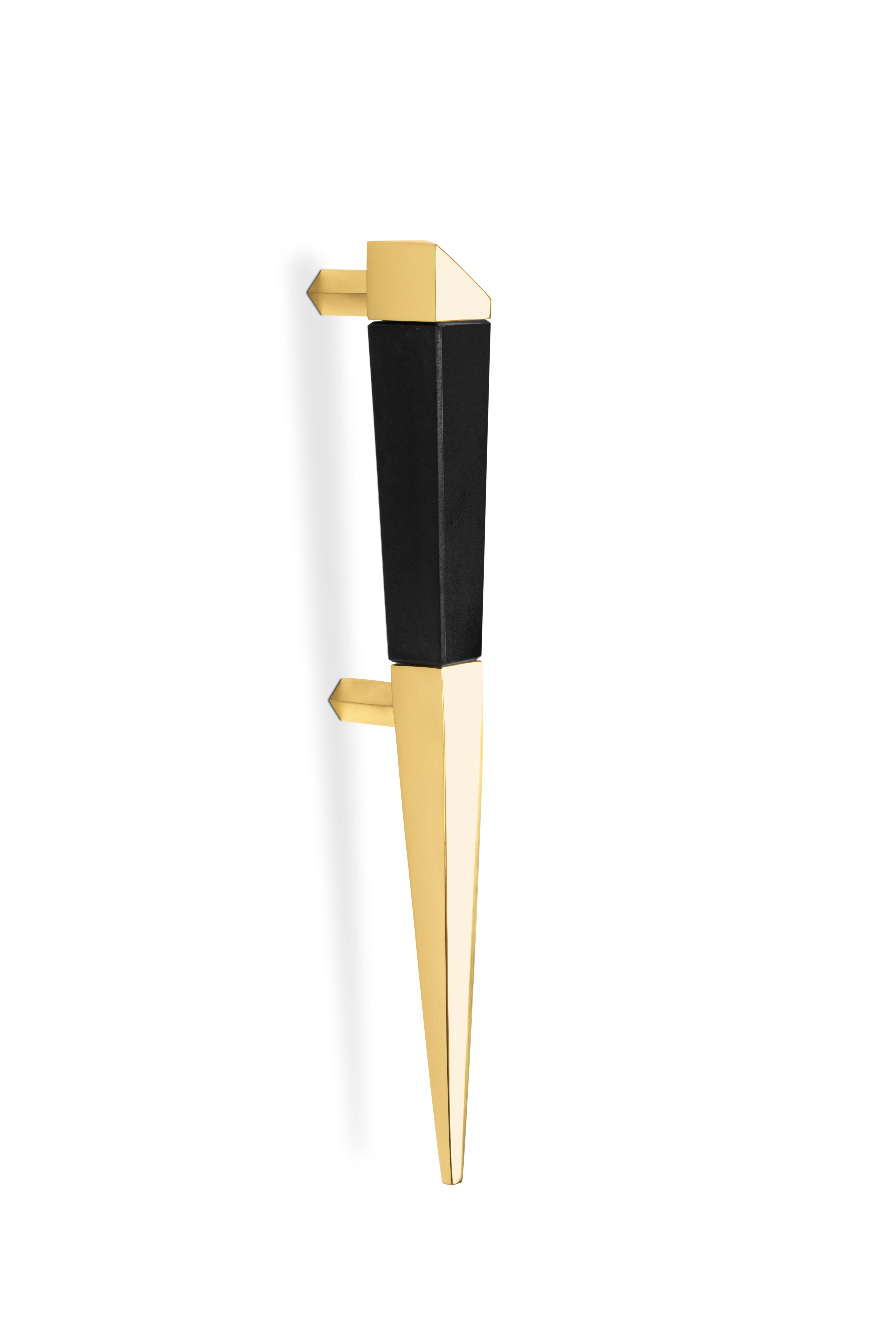 La poignée de porte Imponent Spear a été inspirée par le dieu celte du soleil qui possédait la 