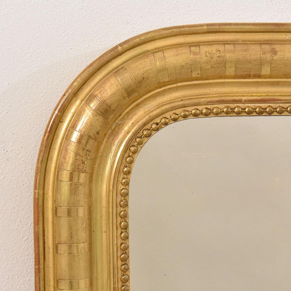 French Specchiera Antica Dorata in Foglia Di Oro Zecchino Con Uva, Epoca Ottocento. For Sale