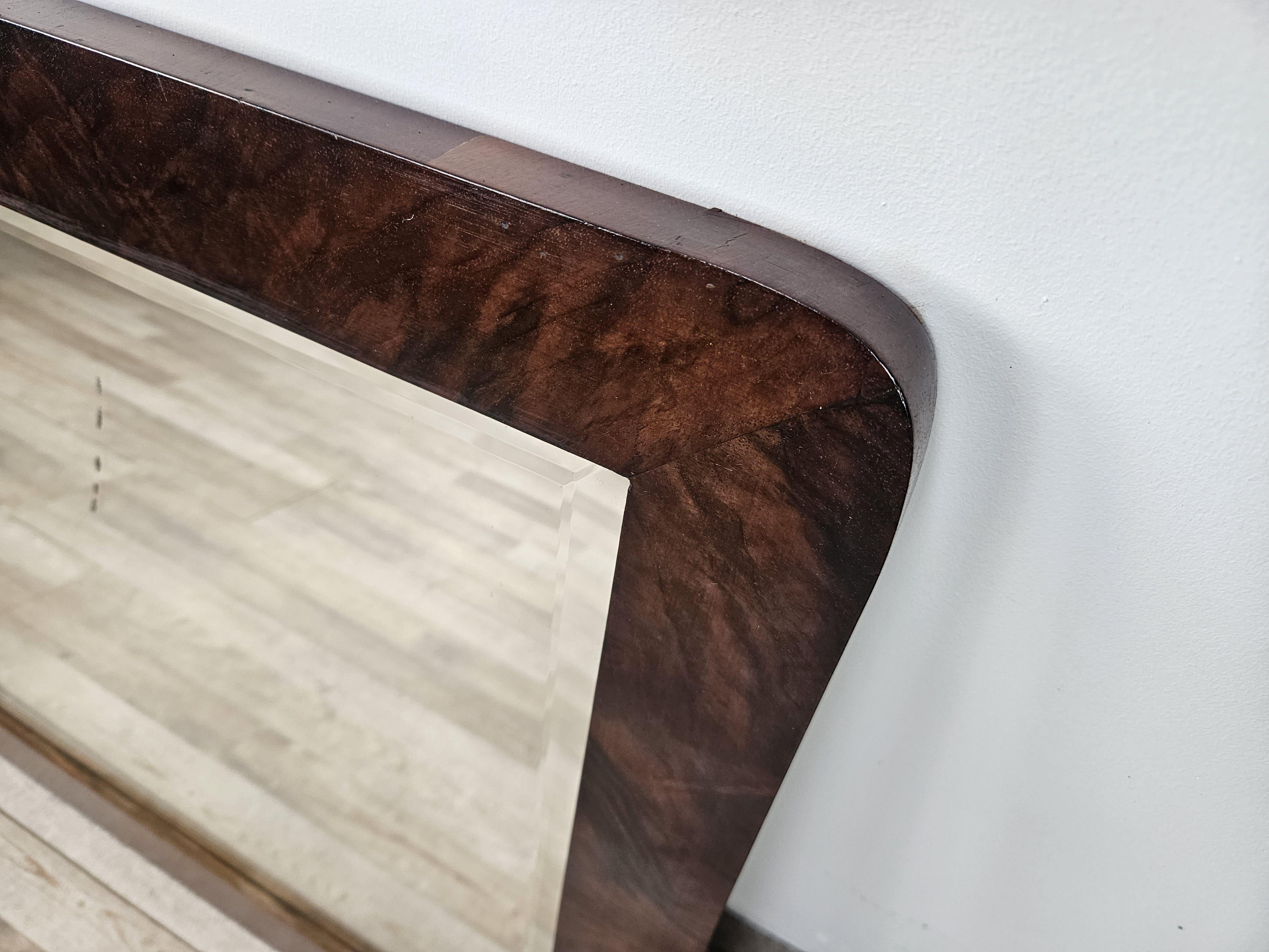 1930s Art Deco walnut-root mirror with beveled glass For Sale 4