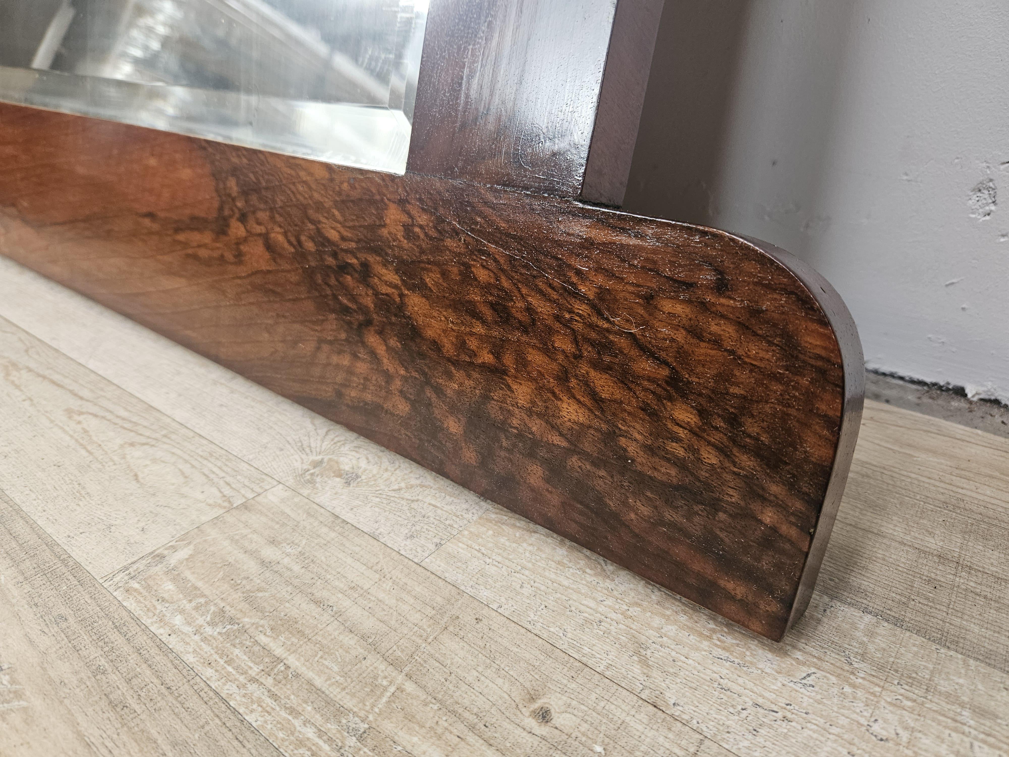 1930s Art Deco walnut-root mirror with beveled glass For Sale 1