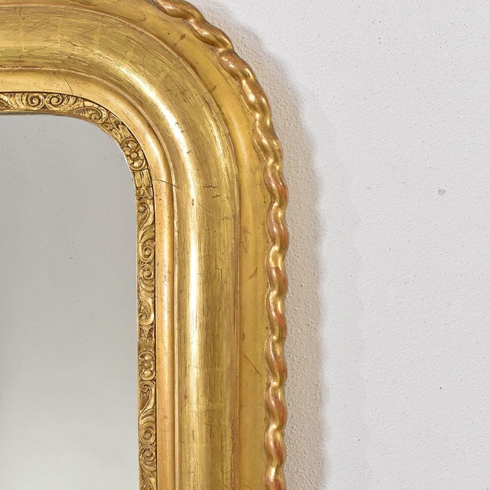Antiker vergoldeter Spiegel, antiker Spiegel, Blattgold, Mitte des 19. Jahrhunderts. (Vergoldet) im Angebot