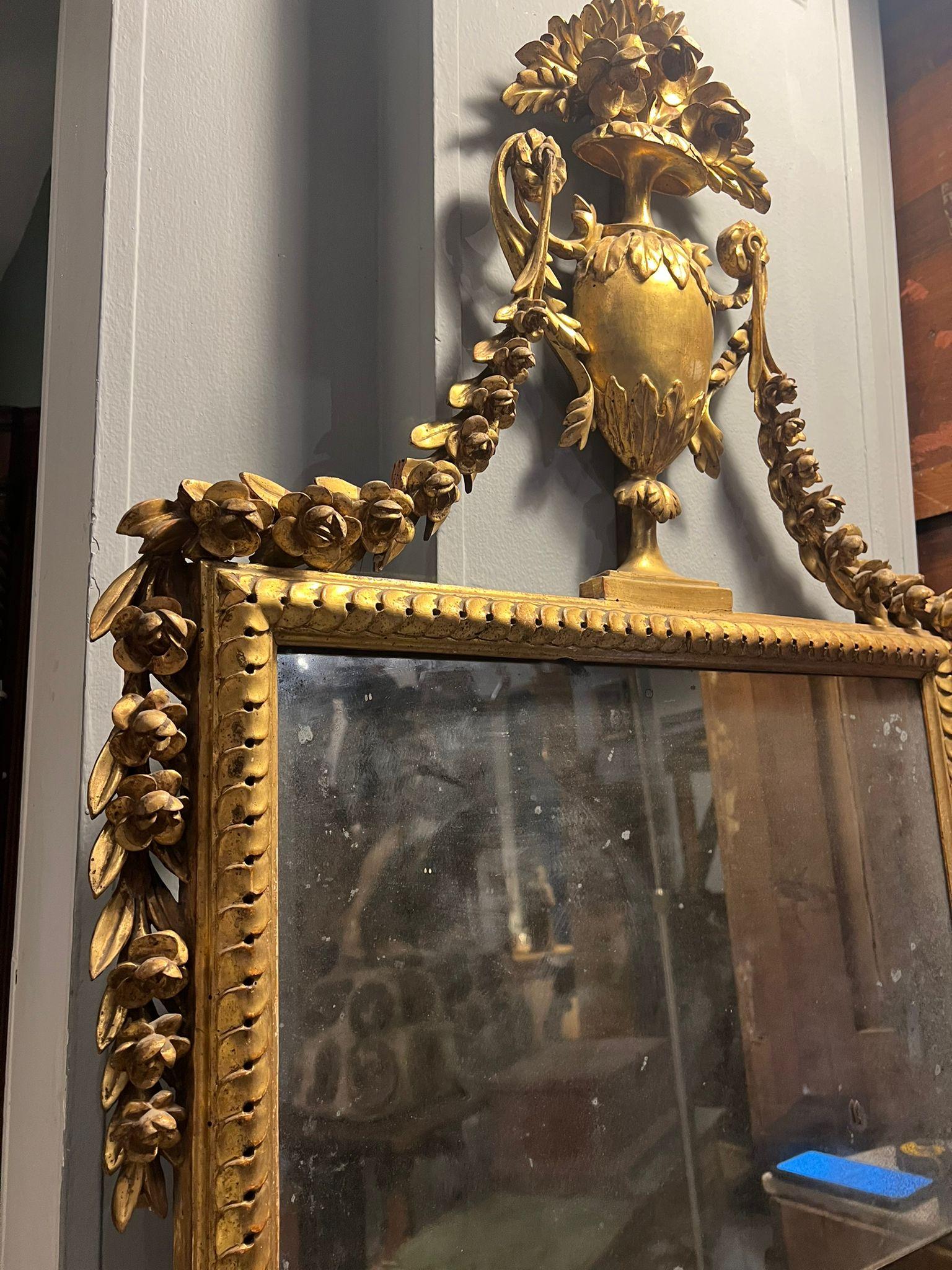 Miroir Louis XVI en bois doré en vente 3