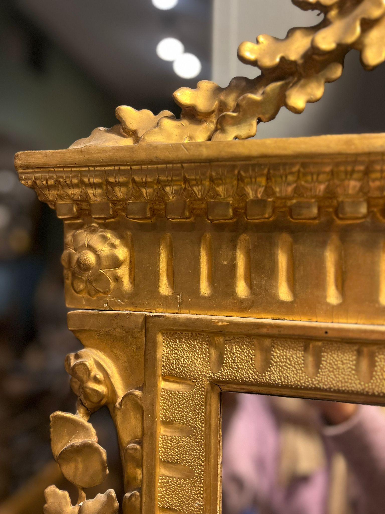 Miroir en bois doré 18e siècle en vente 5