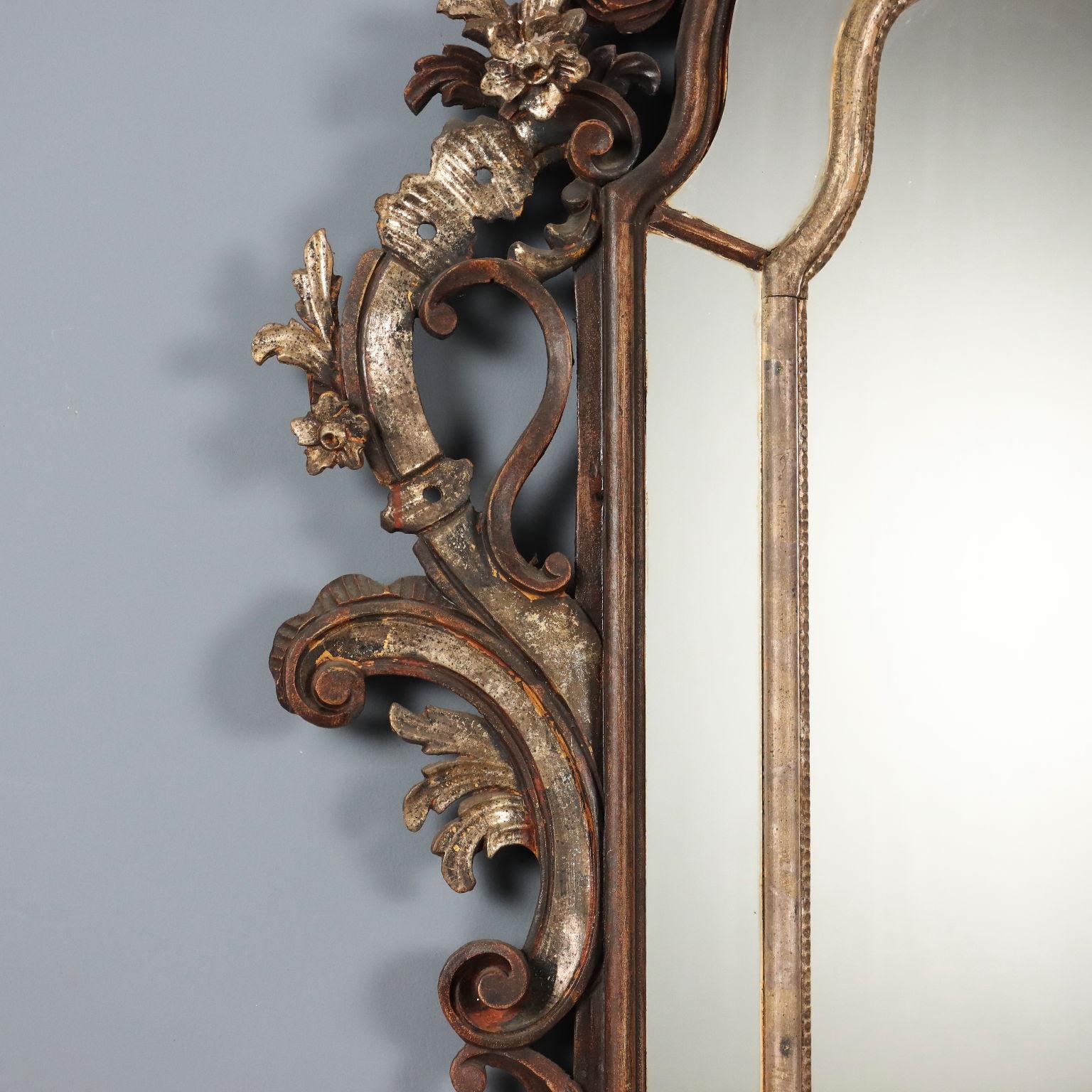 Espejo de estilo rococó Italia Primera mitad del siglo XX 20th Century en venta