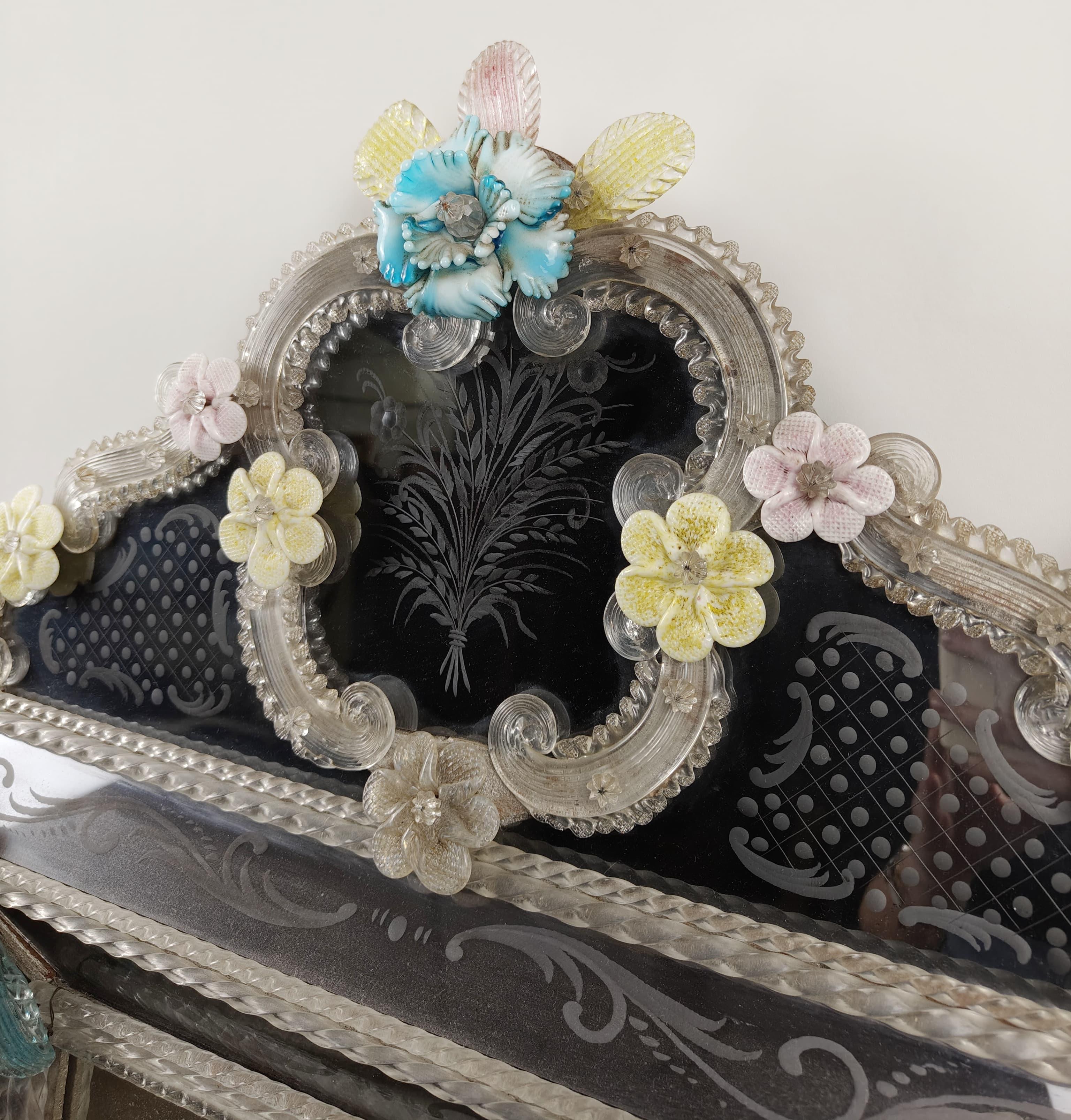 Miroir en verre de Murano avec motifs floraux, Italie, vers 1950. Bon état - En vente à Vicenza, VI