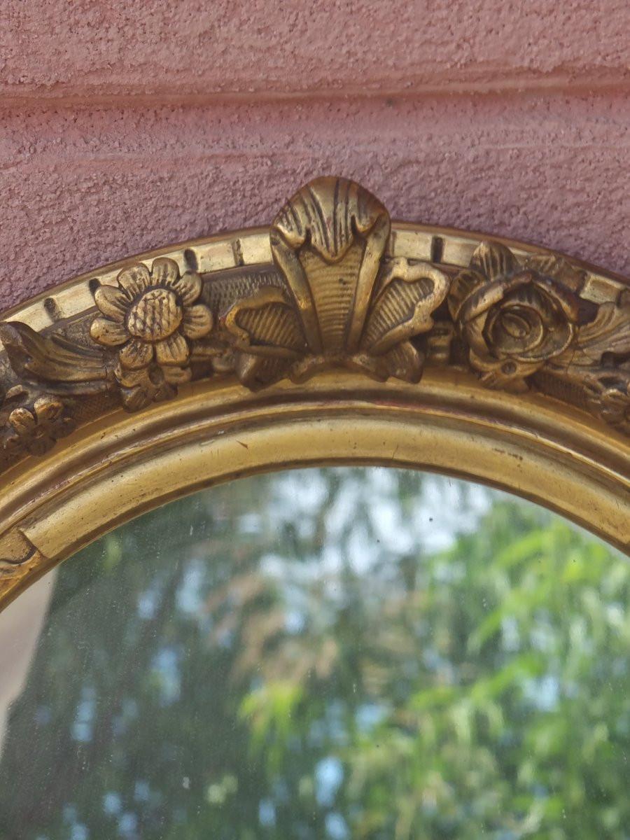 Vetro Specchiera ovale piemontese in legno intagliato e dorato, epoca Luigi XVI in vendita