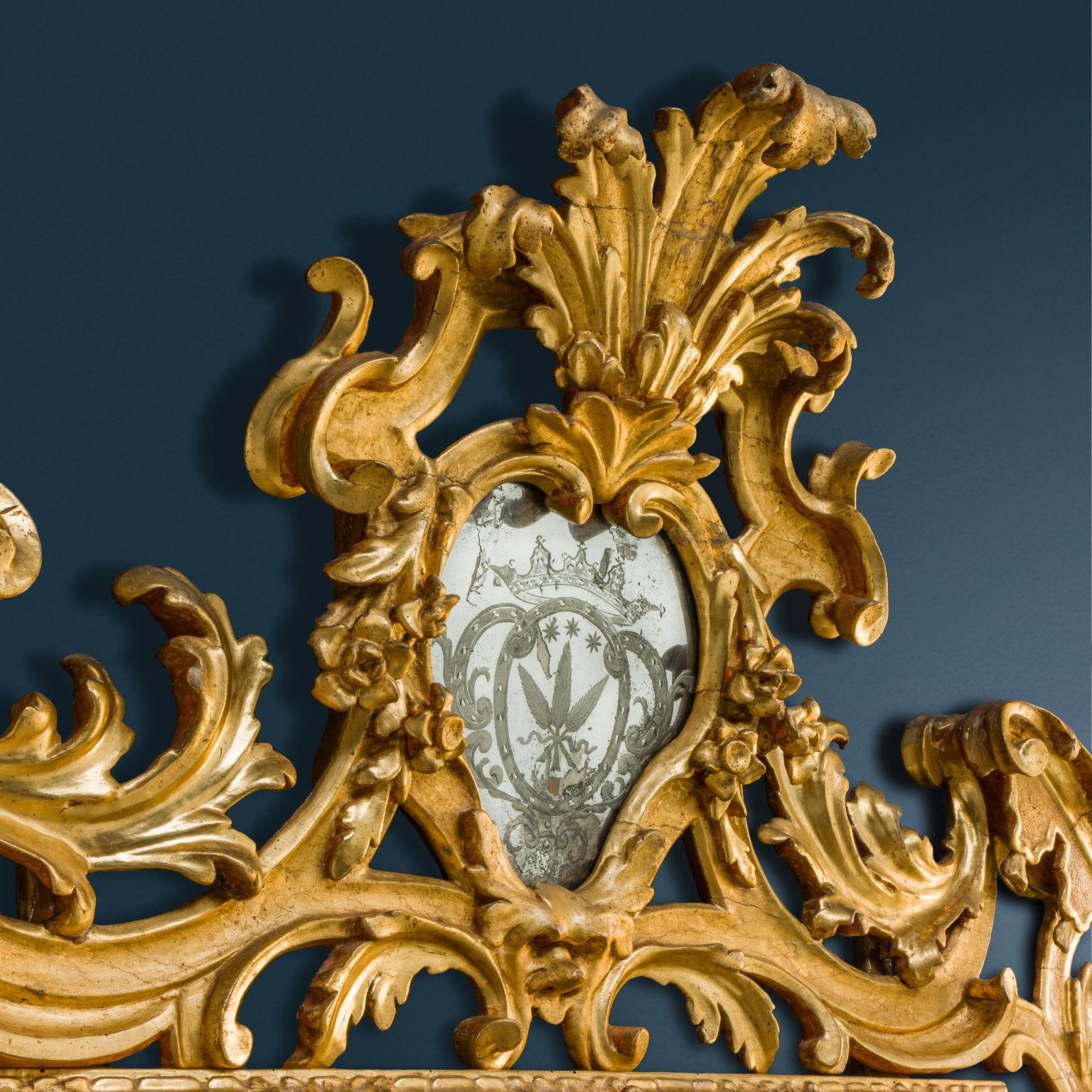 Italian Mirror. Tuscany, second quarter of the 18th century For Sale