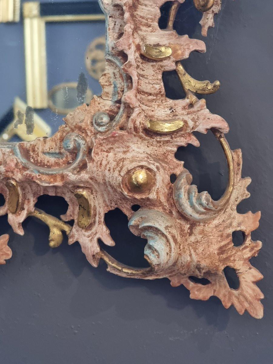19th Century Specchiera veneziana intagliata, laccata e dorata - Seconda metà del XIX secolo. en vente