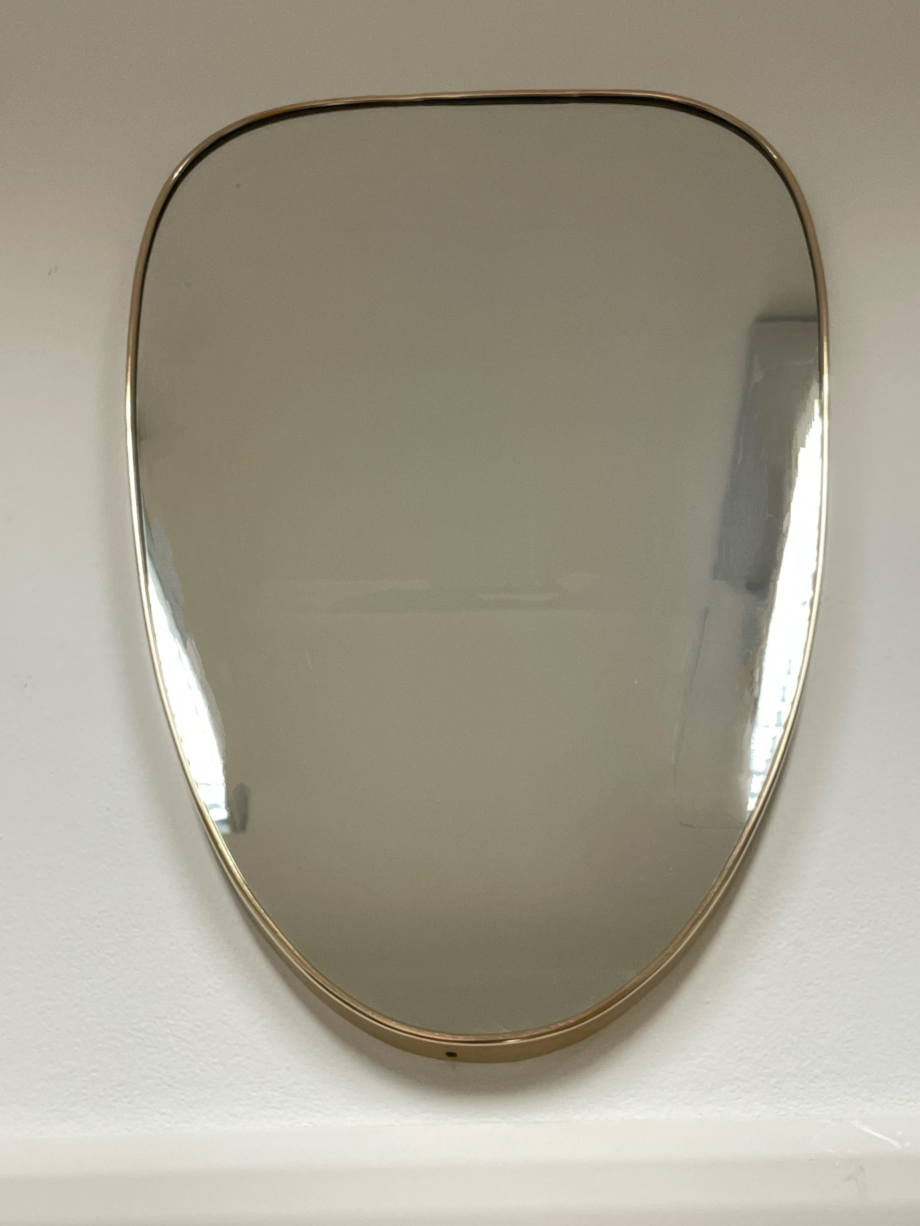 1950s shield mirror For Sale 3