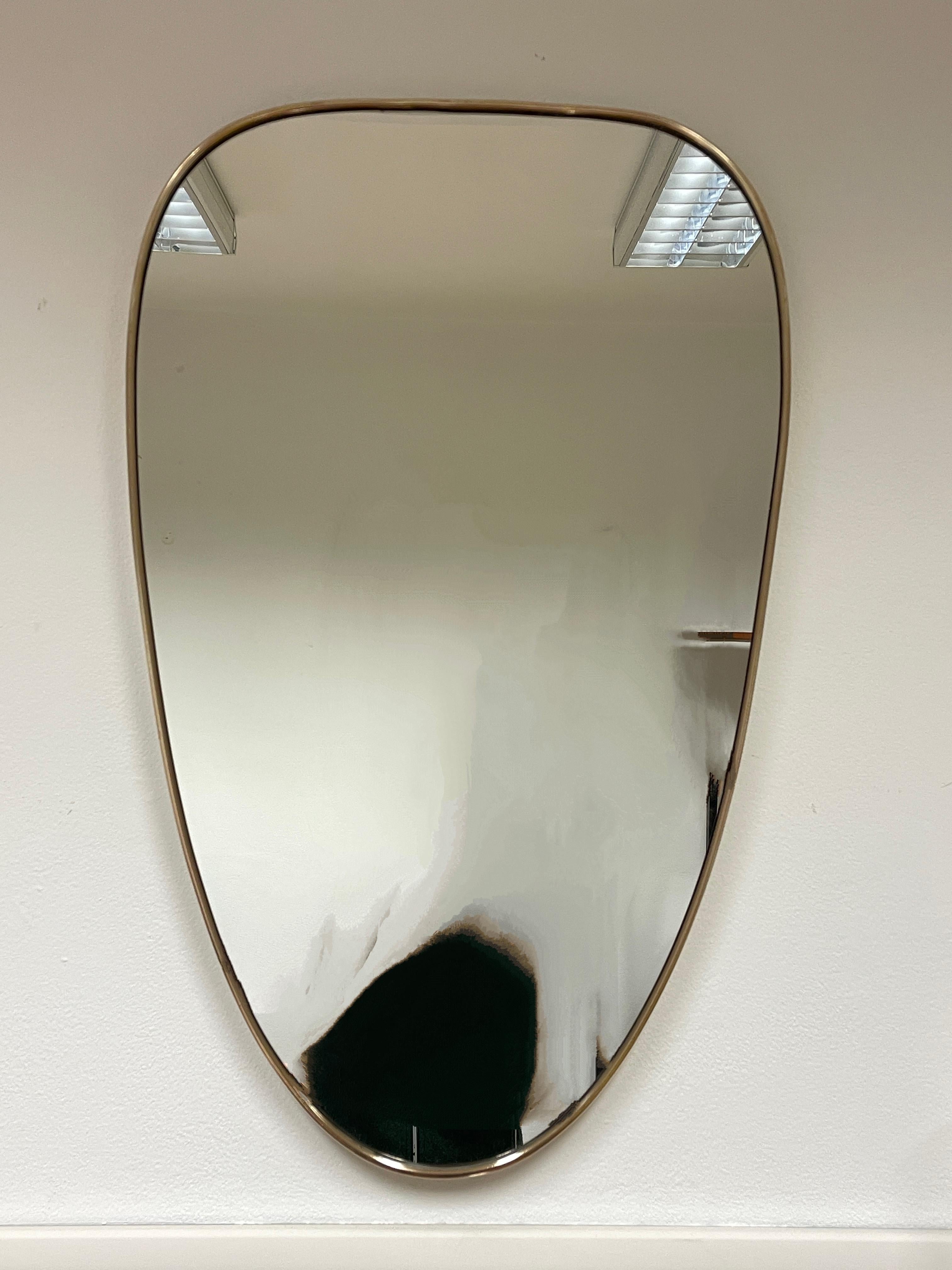 1950s shield mirror In Good Condition For Sale In SAN PIETRO MOSEZZO, NO