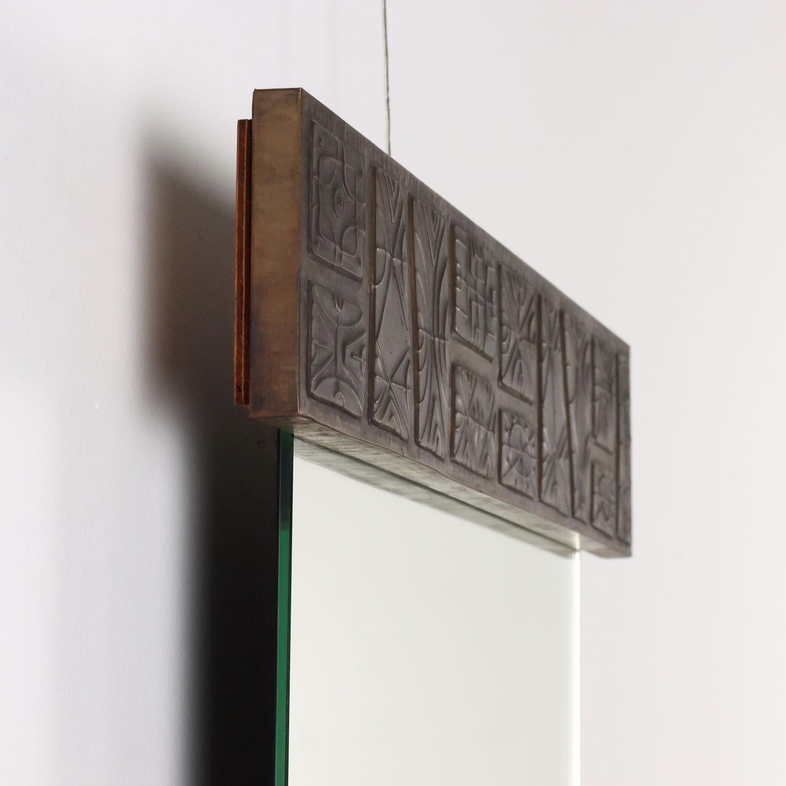 Miroir Specchio anni '60 con Decorazioni in Rame Sbalzato en vente