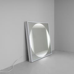 Miroir de collection 'Brama' blanc, Gianni Celada, FontanaArte, 1970 space age