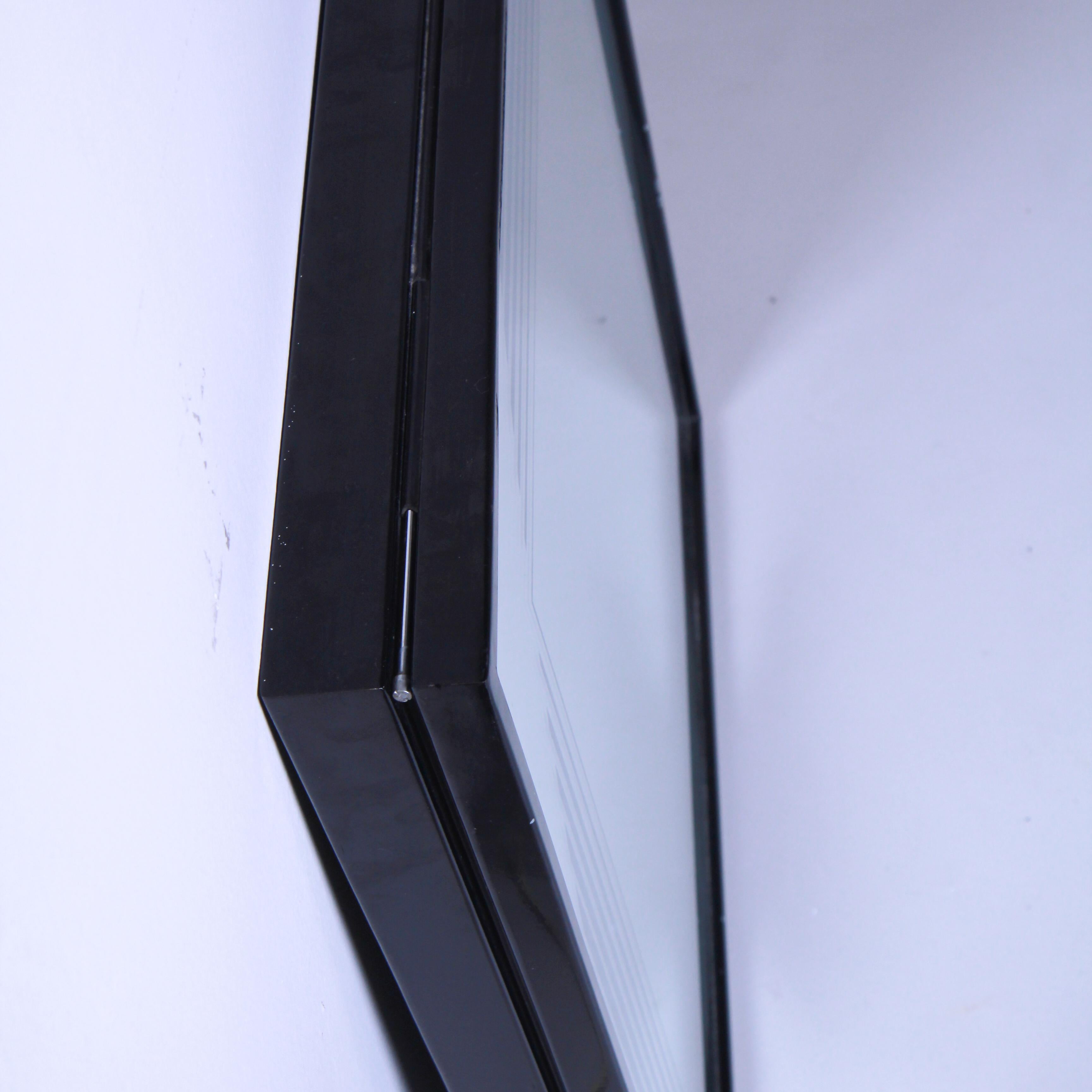 Miroir noir 