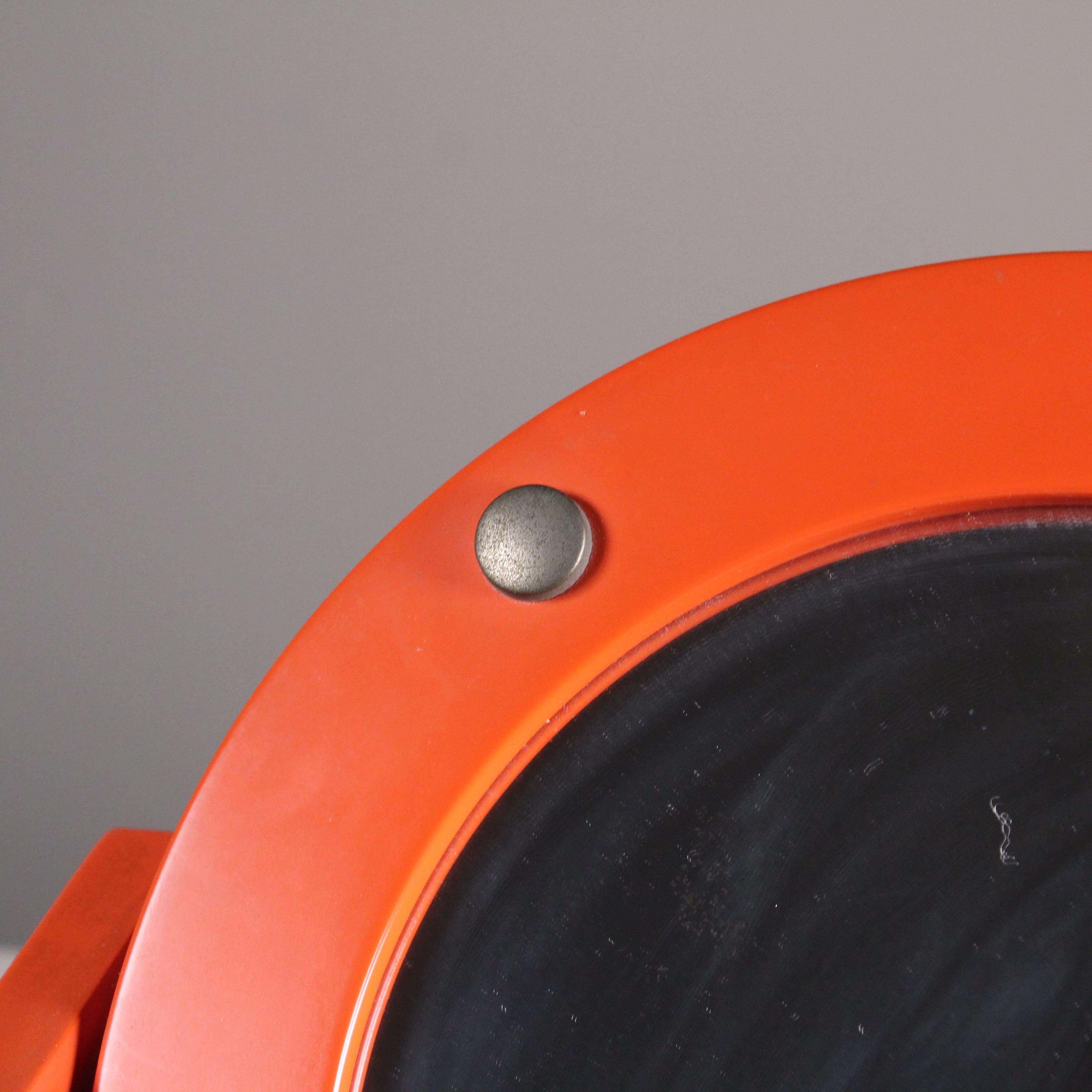 orange standing mirror In Good Condition For Sale In Milano, Lombardia