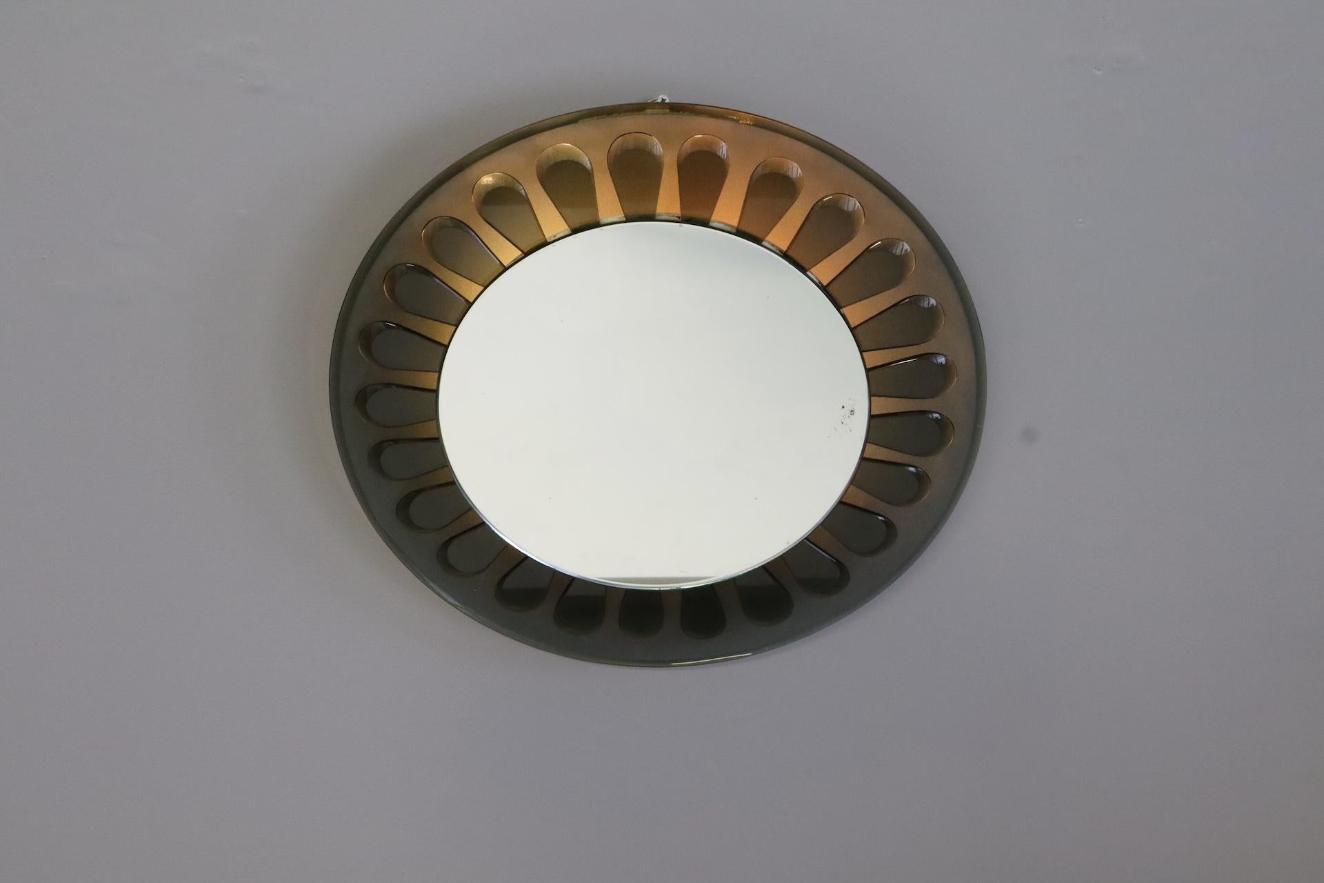 Flower-shaped wall mirror by Max Ingrand for Fontana Arte Italia 1964 For Sale 8