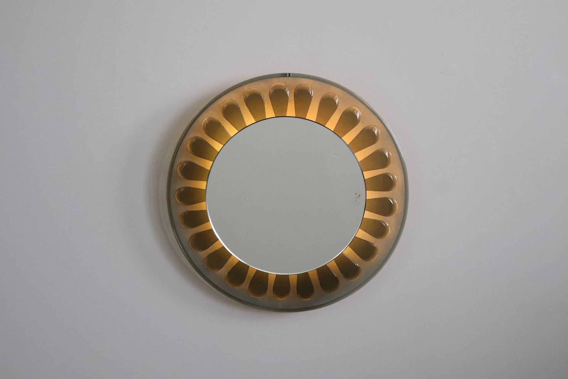 Mid-Century Modern Flower-shaped wall mirror by Max Ingrand for Fontana Arte Italia 1964 For Sale