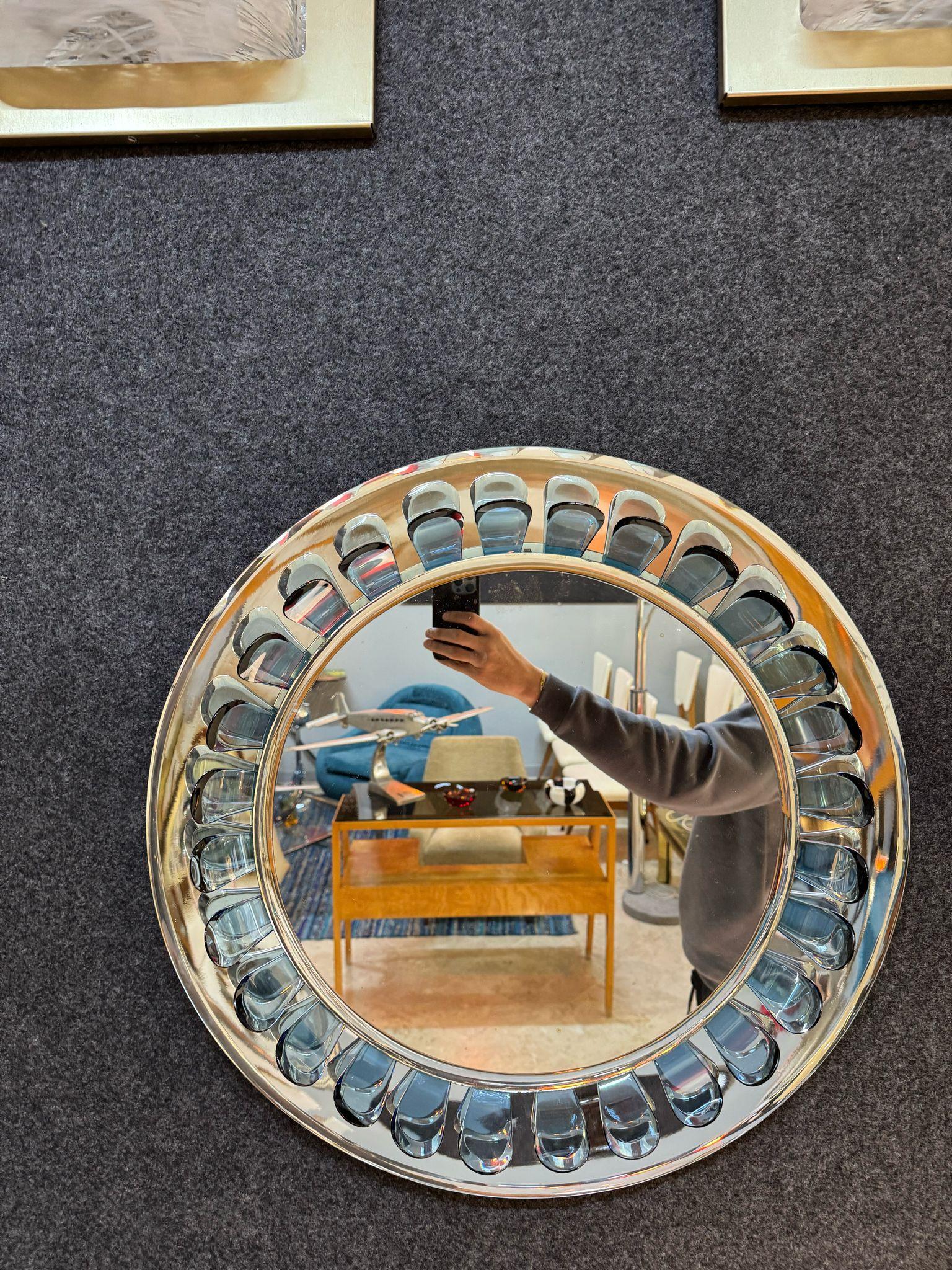 Mid-Century Modern Flower-shaped wall mirror by Max Ingrand for Fontana Arte, Italy For Sale