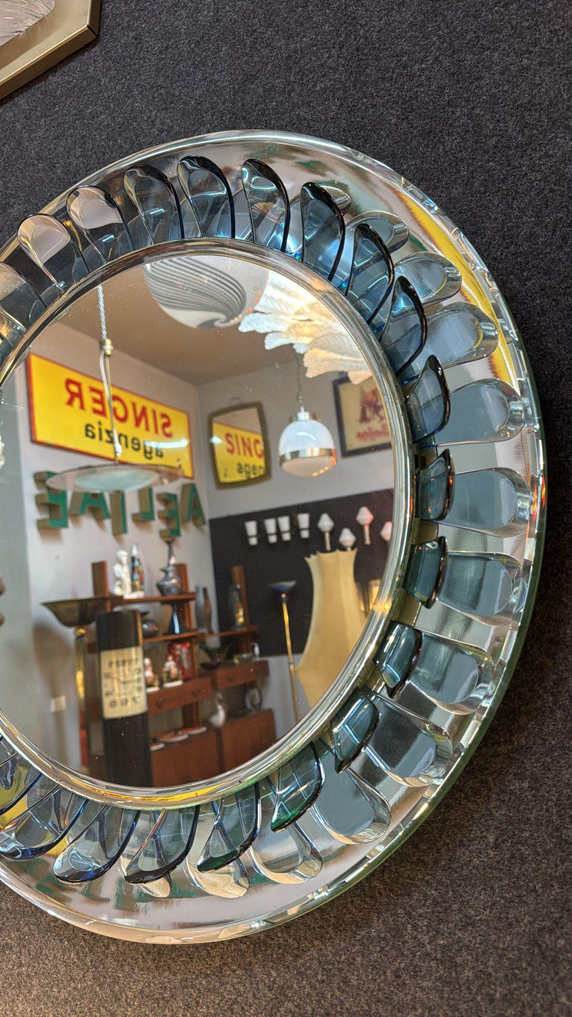 Flower-shaped wall mirror by Max Ingrand for Fontana Arte, Italy For Sale 1