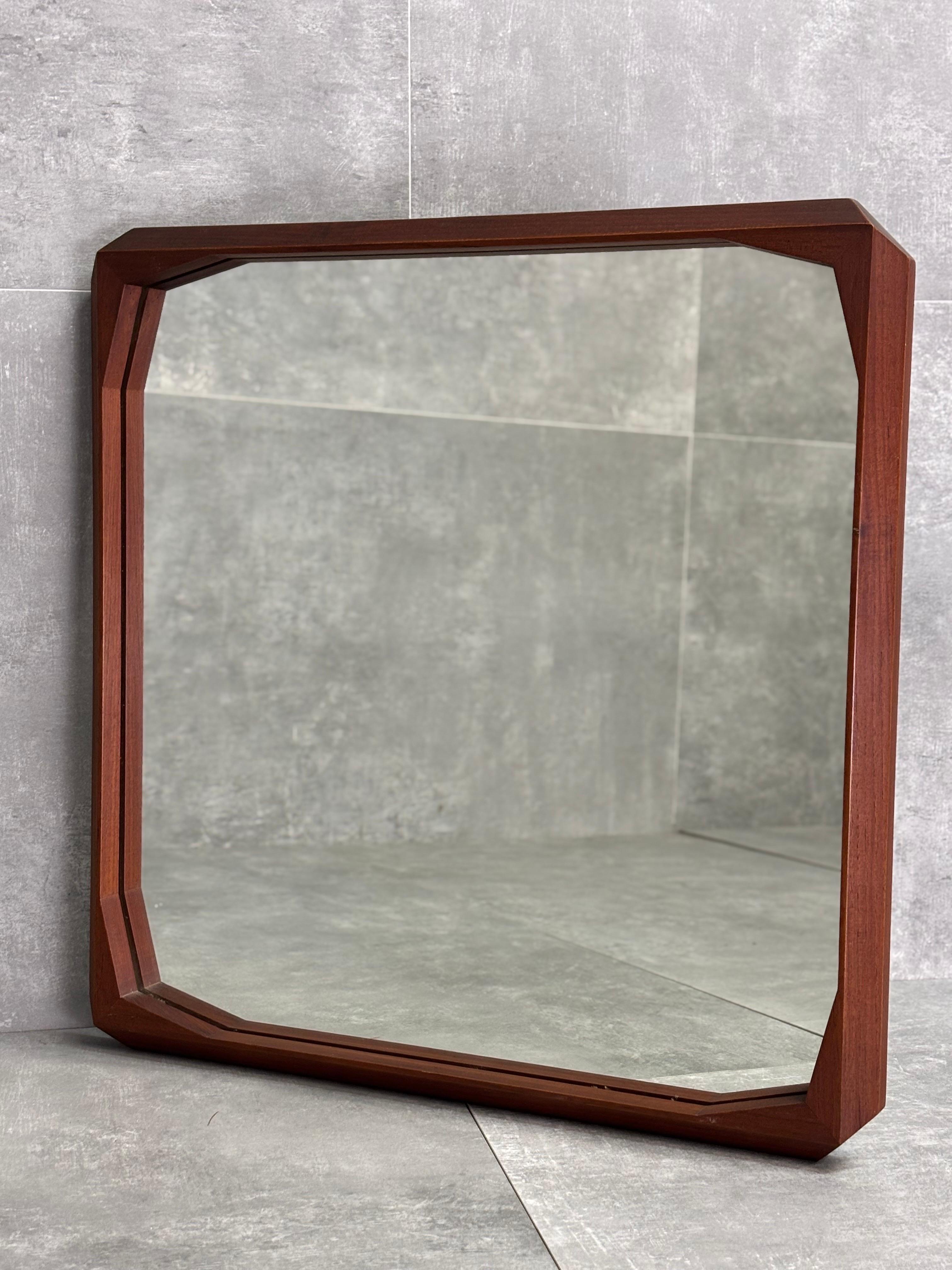 Specchio da parete con cornice in legno, 1960s.