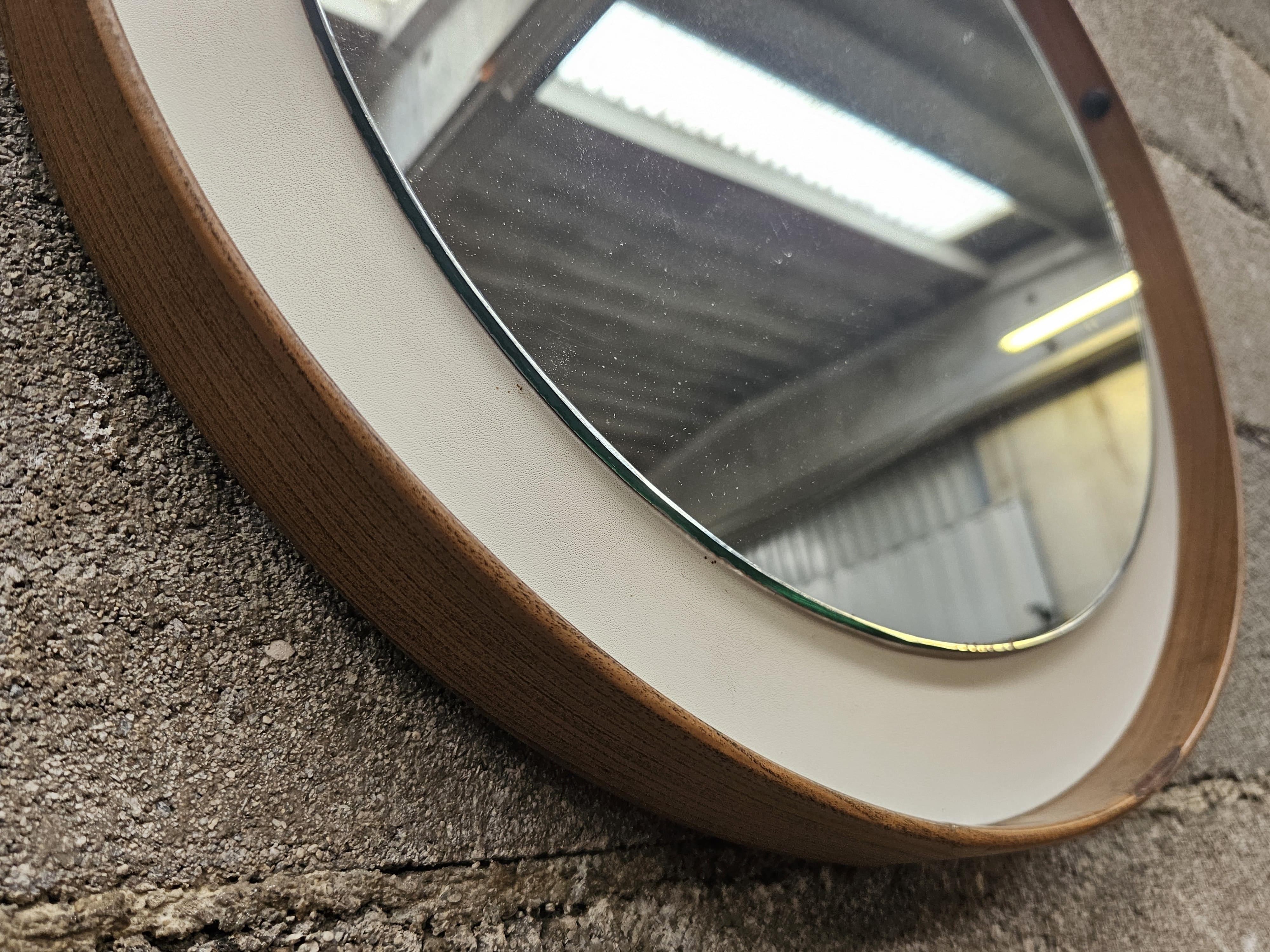 Miroir mural vintage des années 1970 en pvc et faux cuir en vente 1