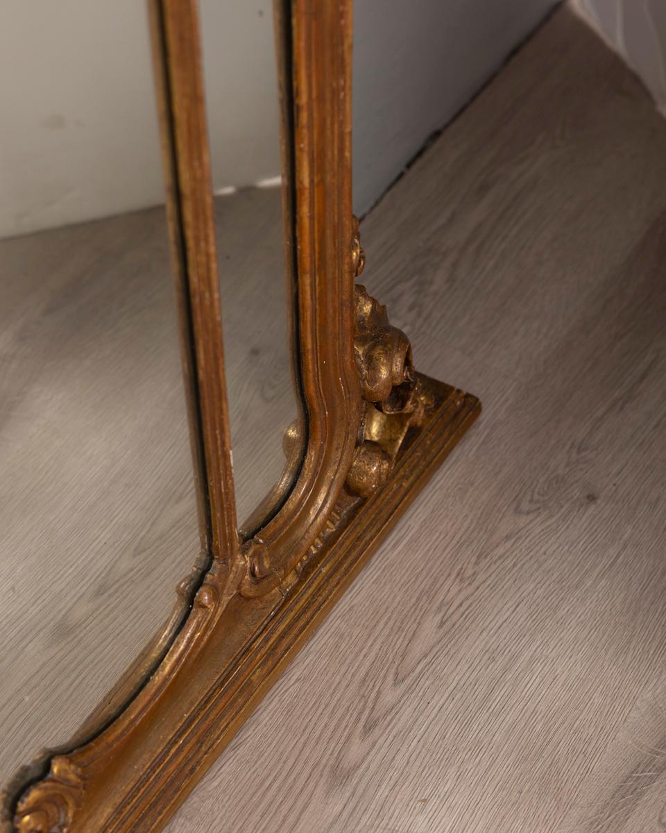 Vetro Specchio da parete in legno dorato in stile Barocco inizio xx secolo in vendita