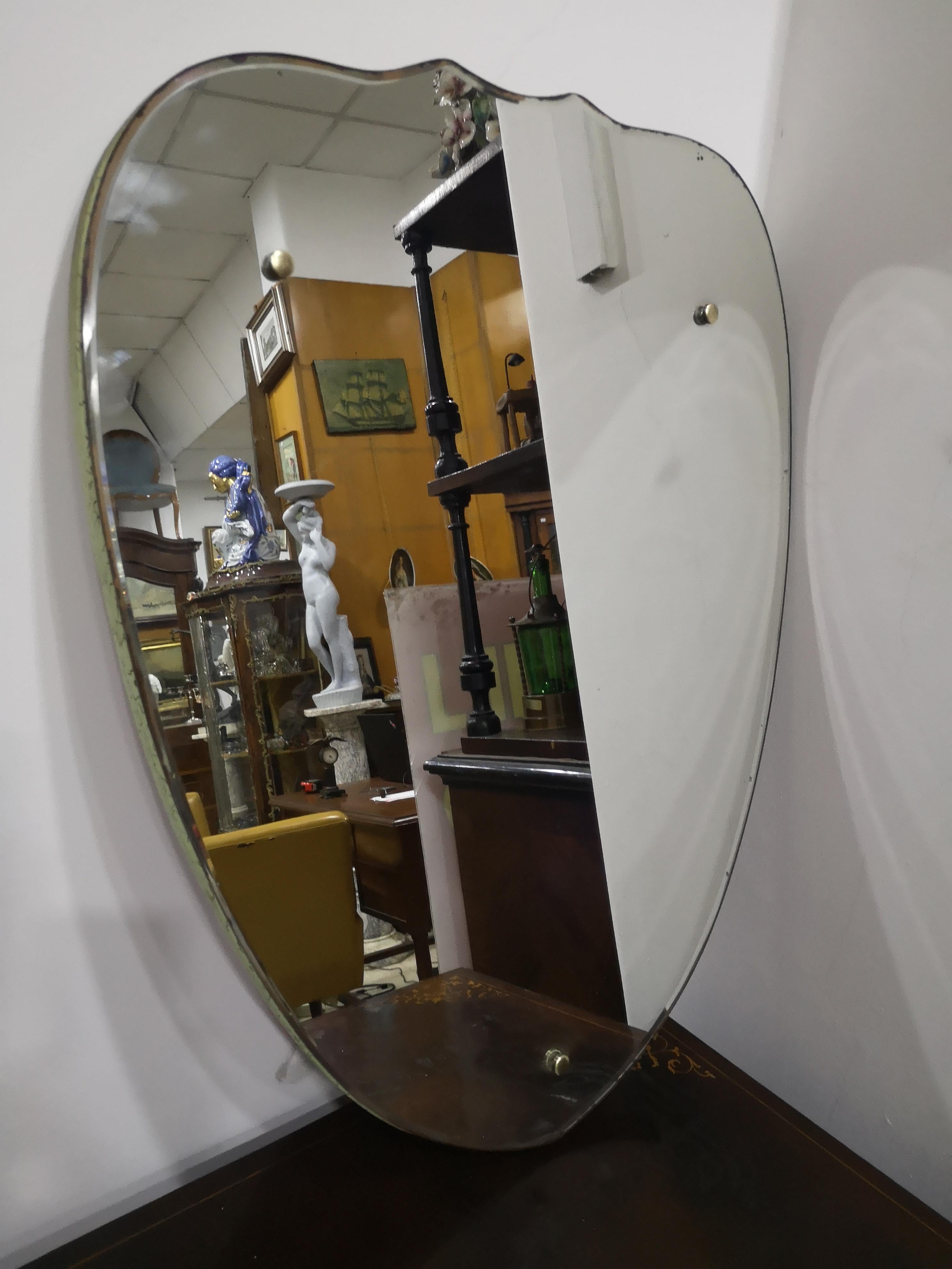 Specchio da parete molato con bottoni en ottone anni 50 en vente 4