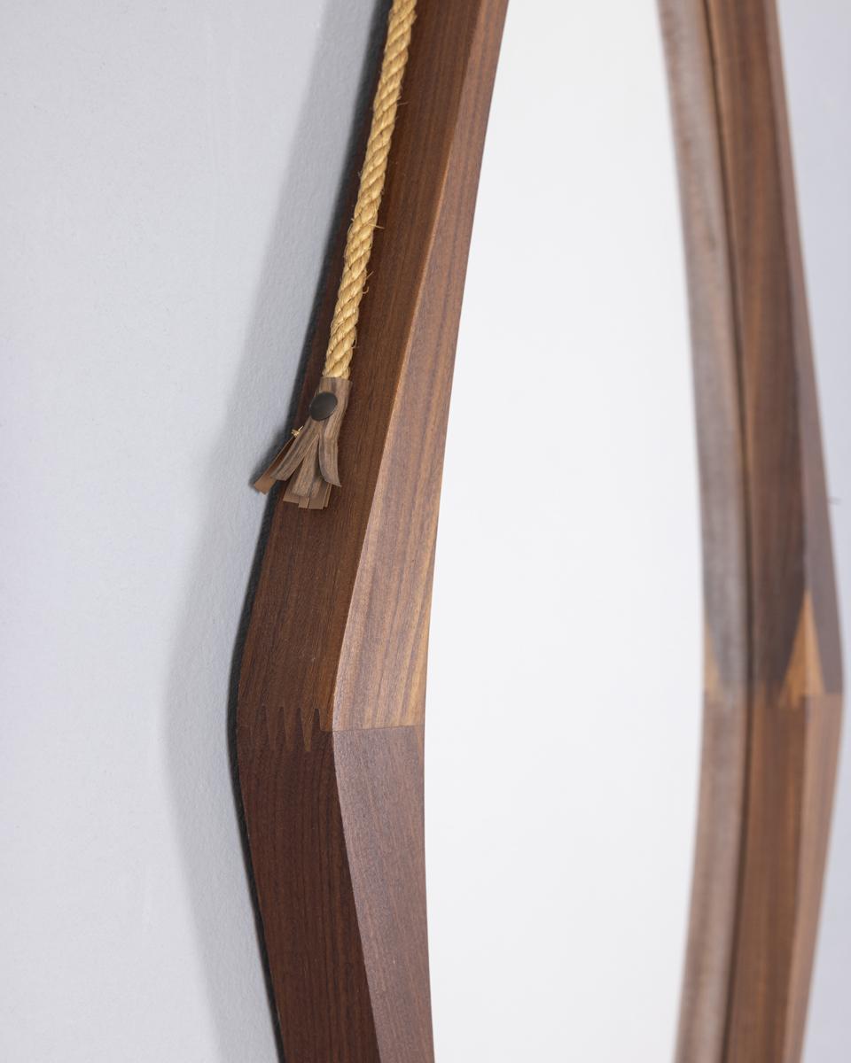 Mid-Century moderno Specchio da parete ovale vintage anni 60 in legno design Italiano in vendita