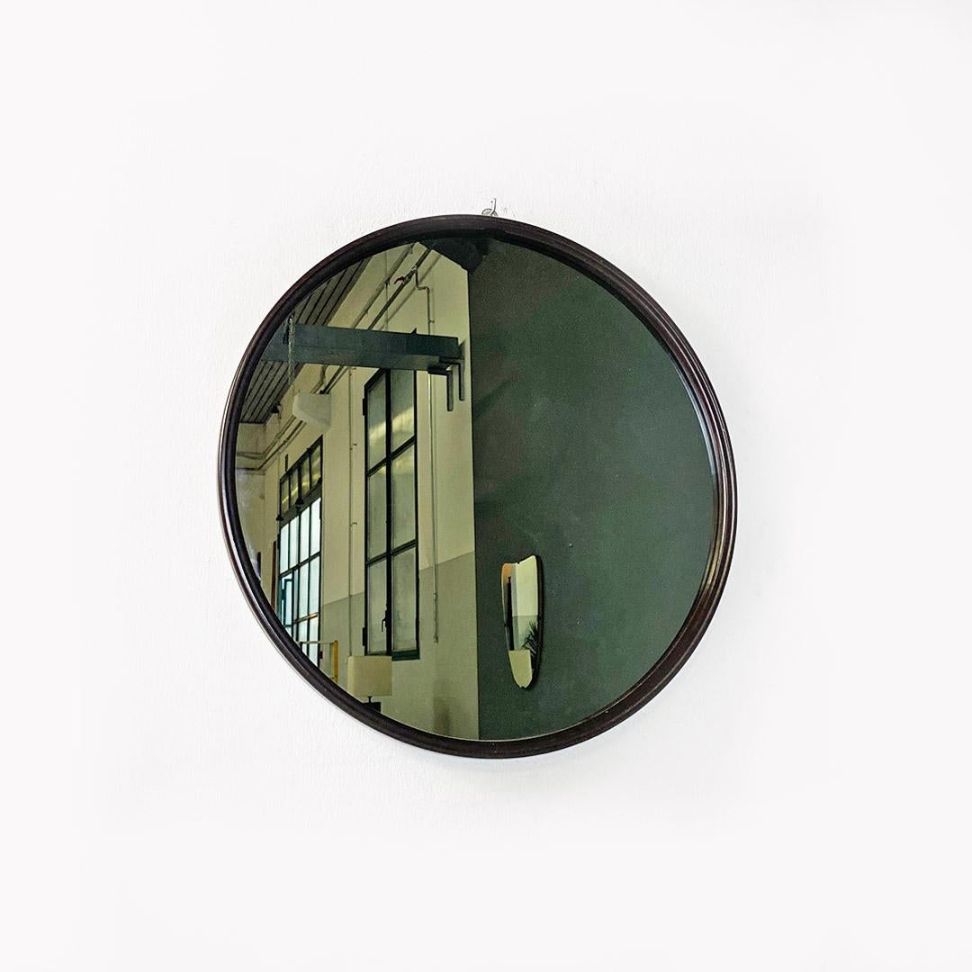 Wood Specchio da parete tondo italiano con cornice in legno scuro, 1980s