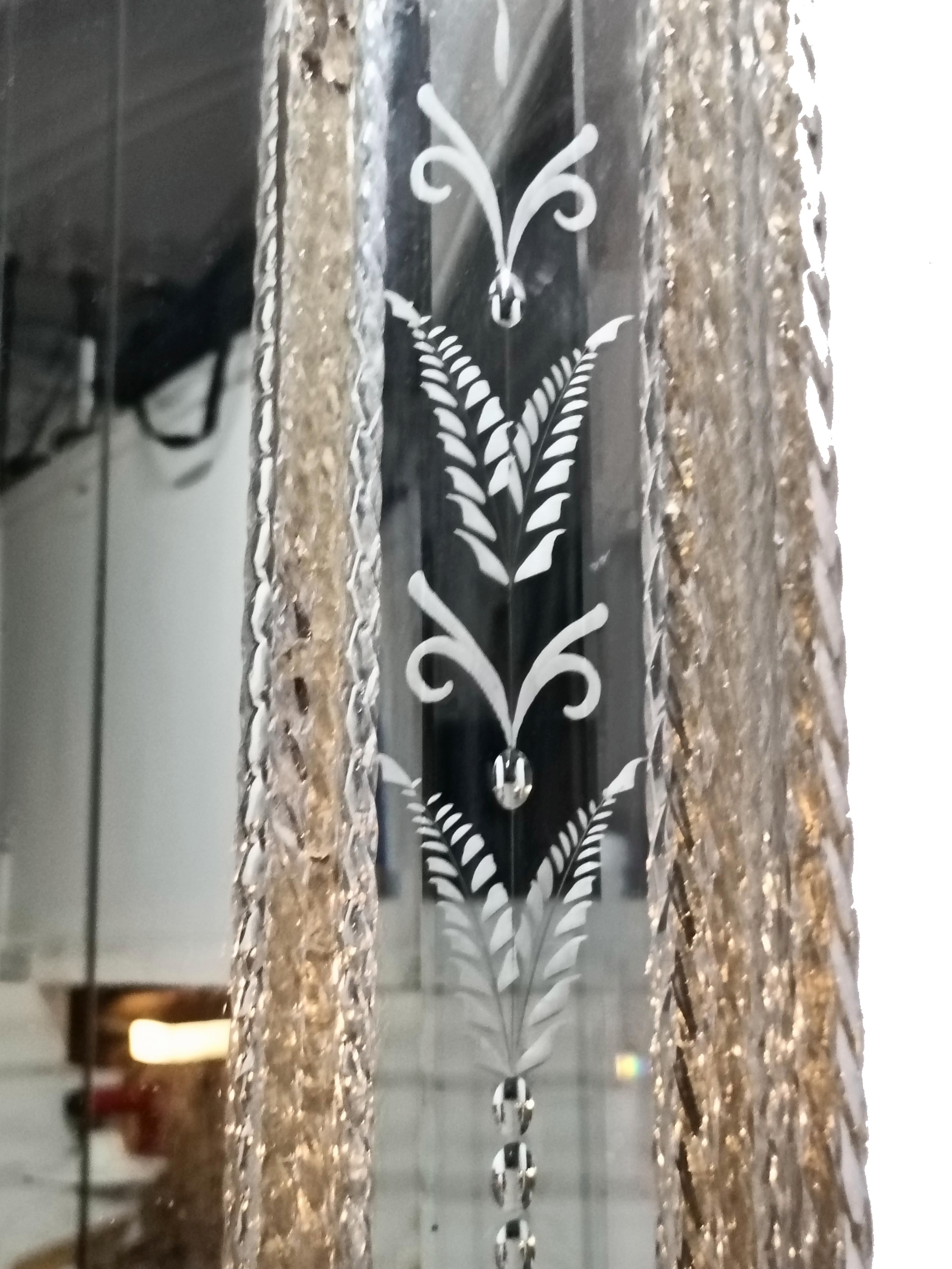 Specchio da Parete Veneziano con Motivi Floreali, Fiori e Foglie in Foglia Oro im Zustand „Gut“ im Angebot in Naples, IT